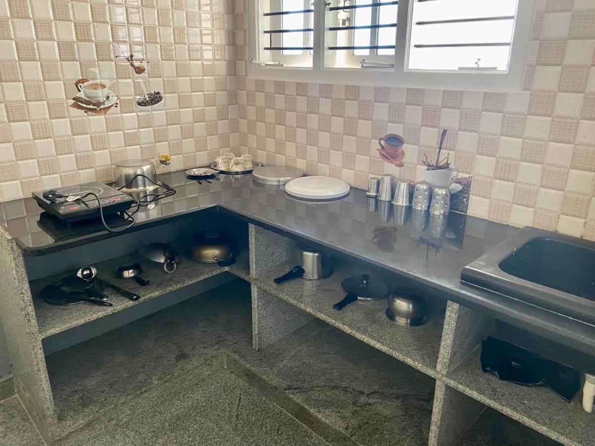 Apartment Spacious 2bhk For Upto 12 Guests , For Families & Groups