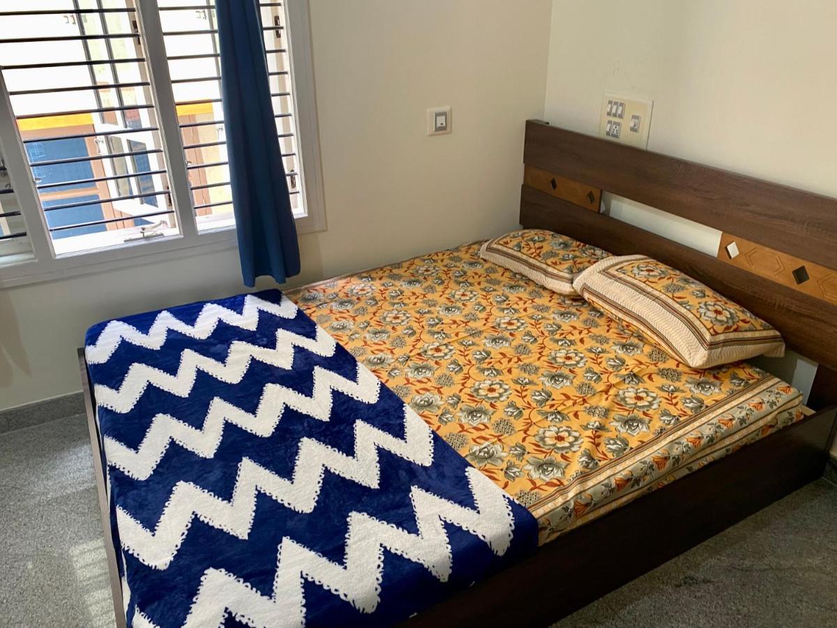 Spacious 2bhk For Upto 12 Guests , For Families & Groups