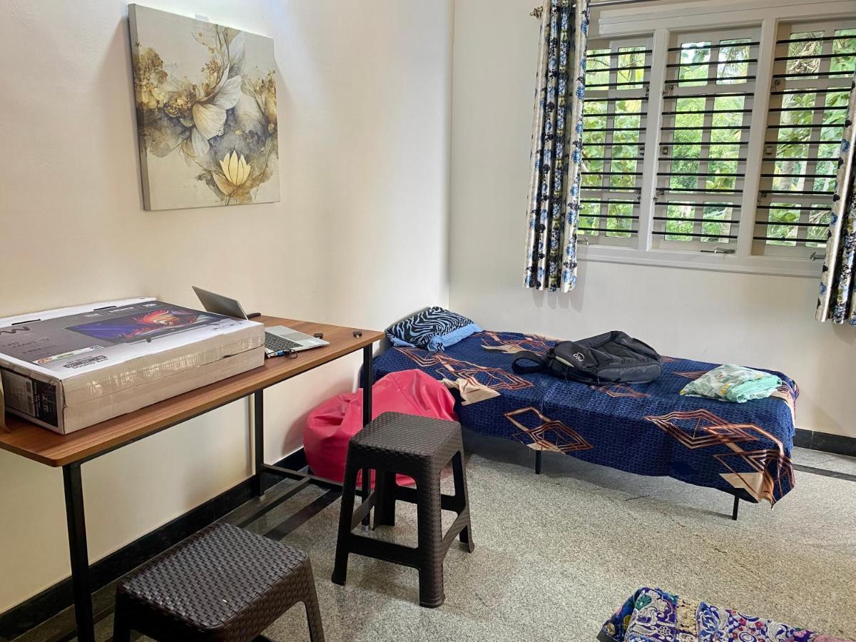 Spacious 2bhk For Upto 12 Guests , For Families & Groups Apartment *