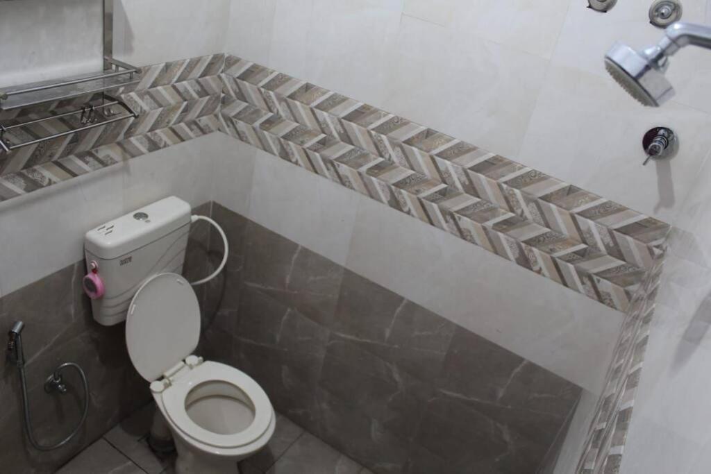 Near Zoo 2bhk Call- 8o882-37972 Apartment