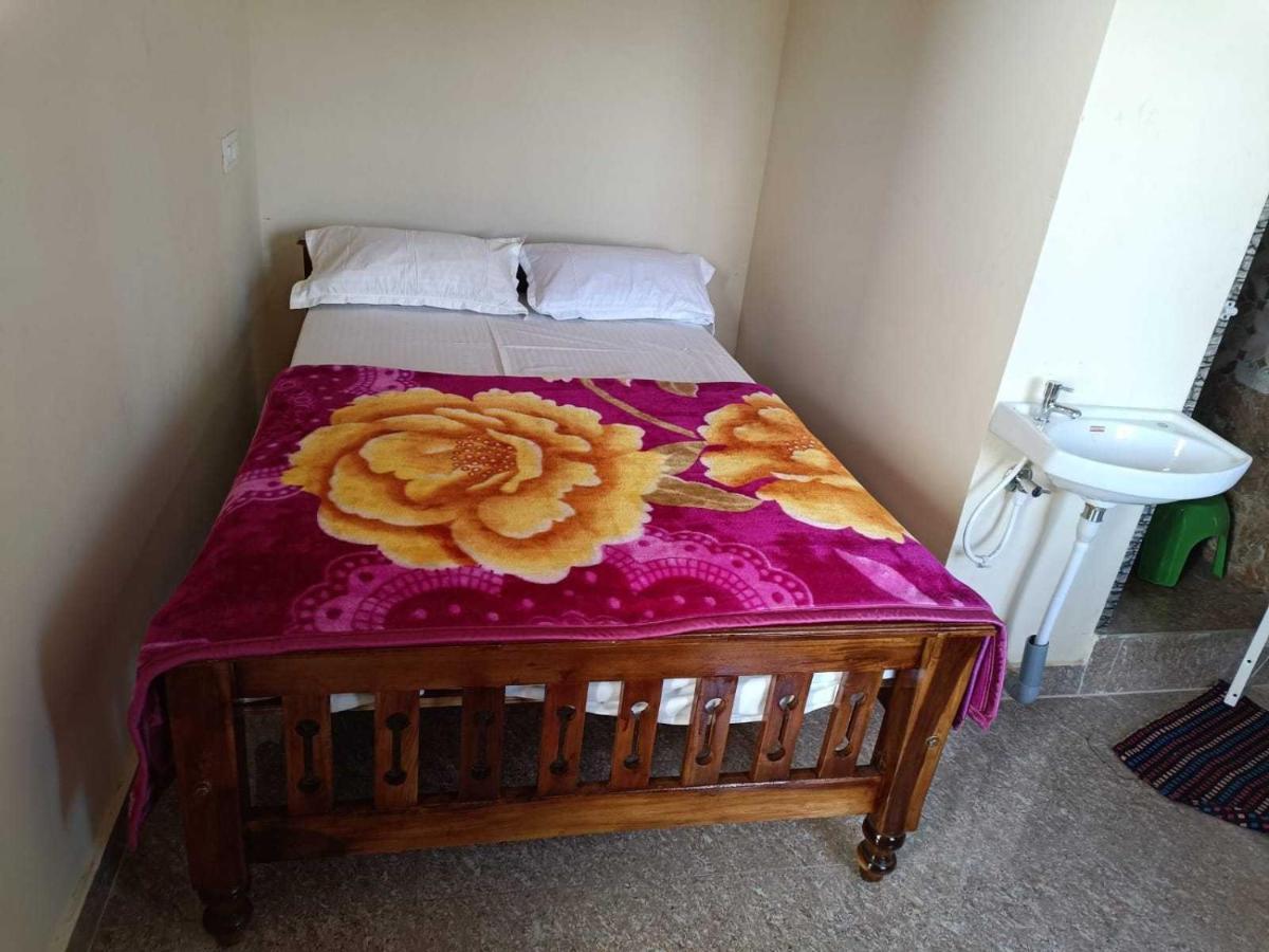 Hotel Oyo 8206 K J Residency 3*