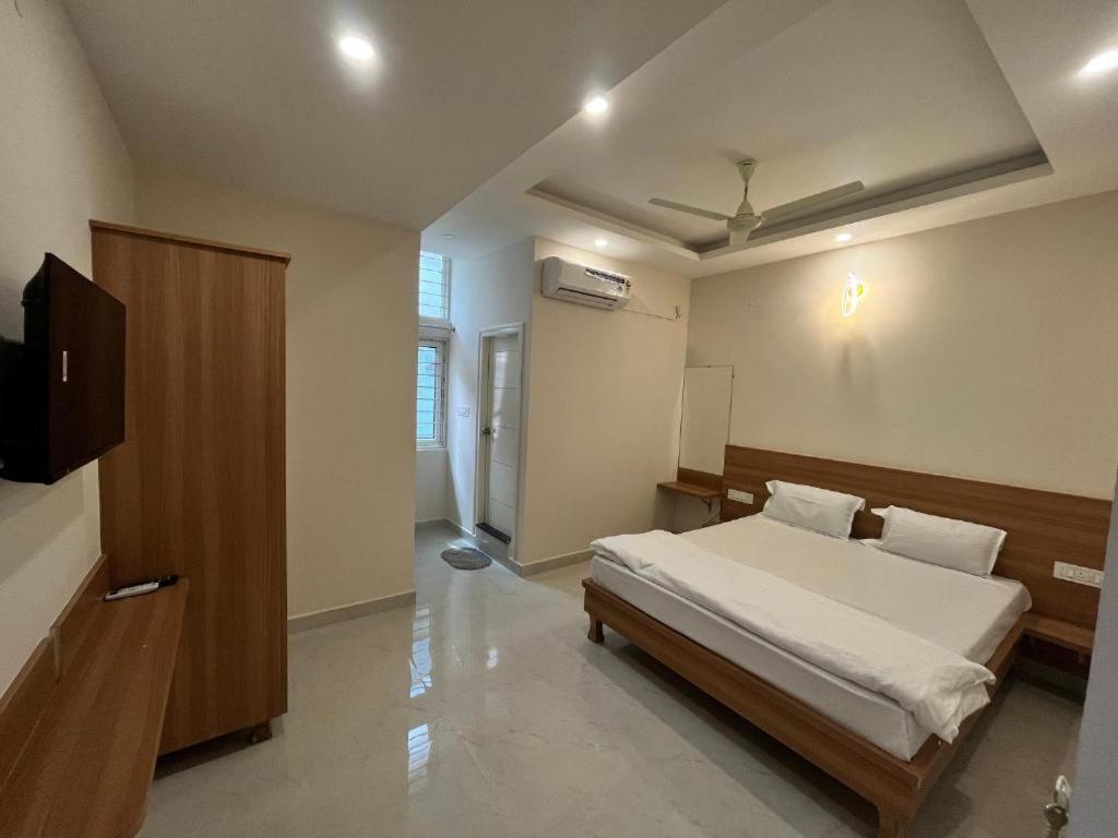 Seema Palace 1 Km From Railwaystaion Hotel Mysore