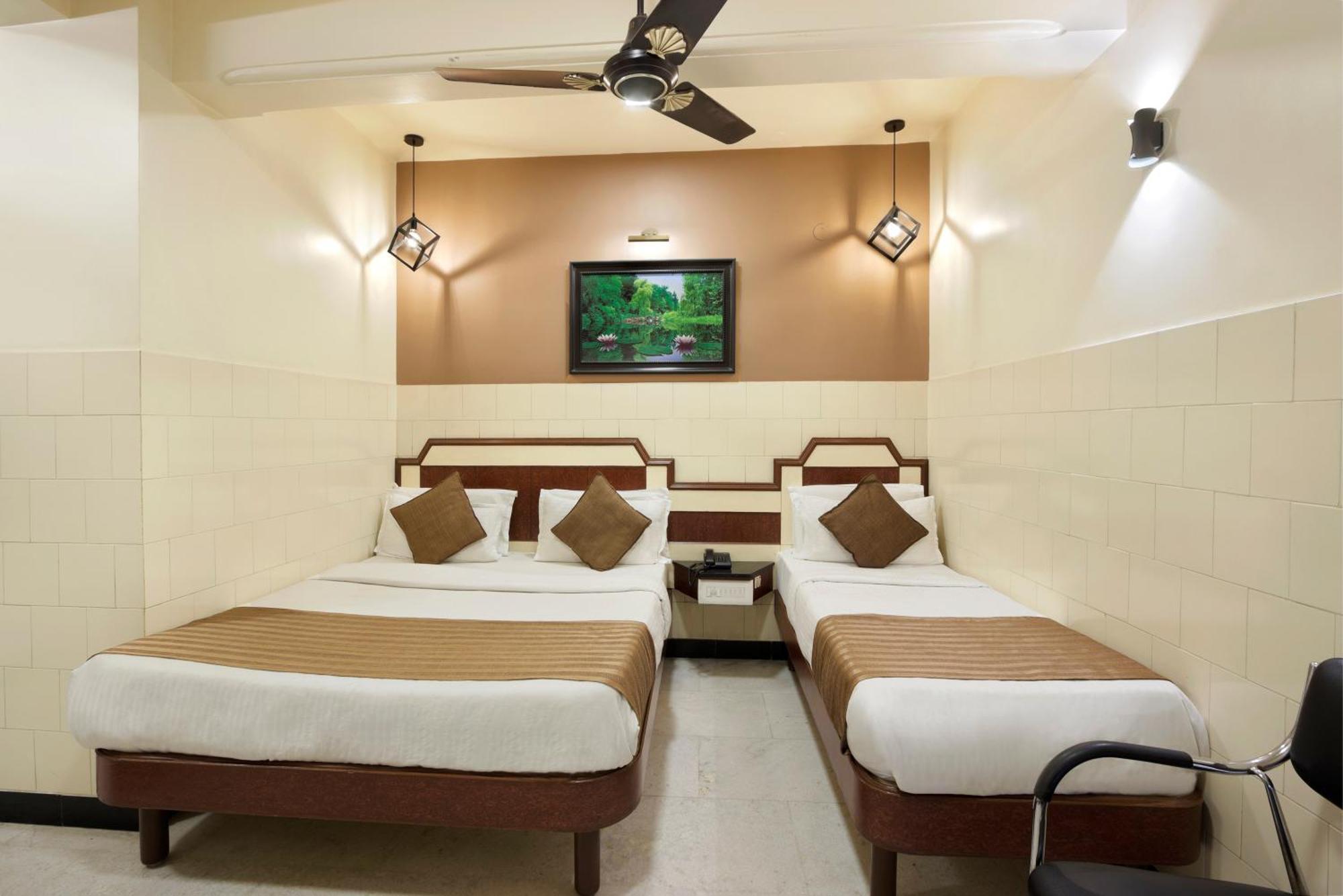 Hotel Mannars Yatri Nivas 2*