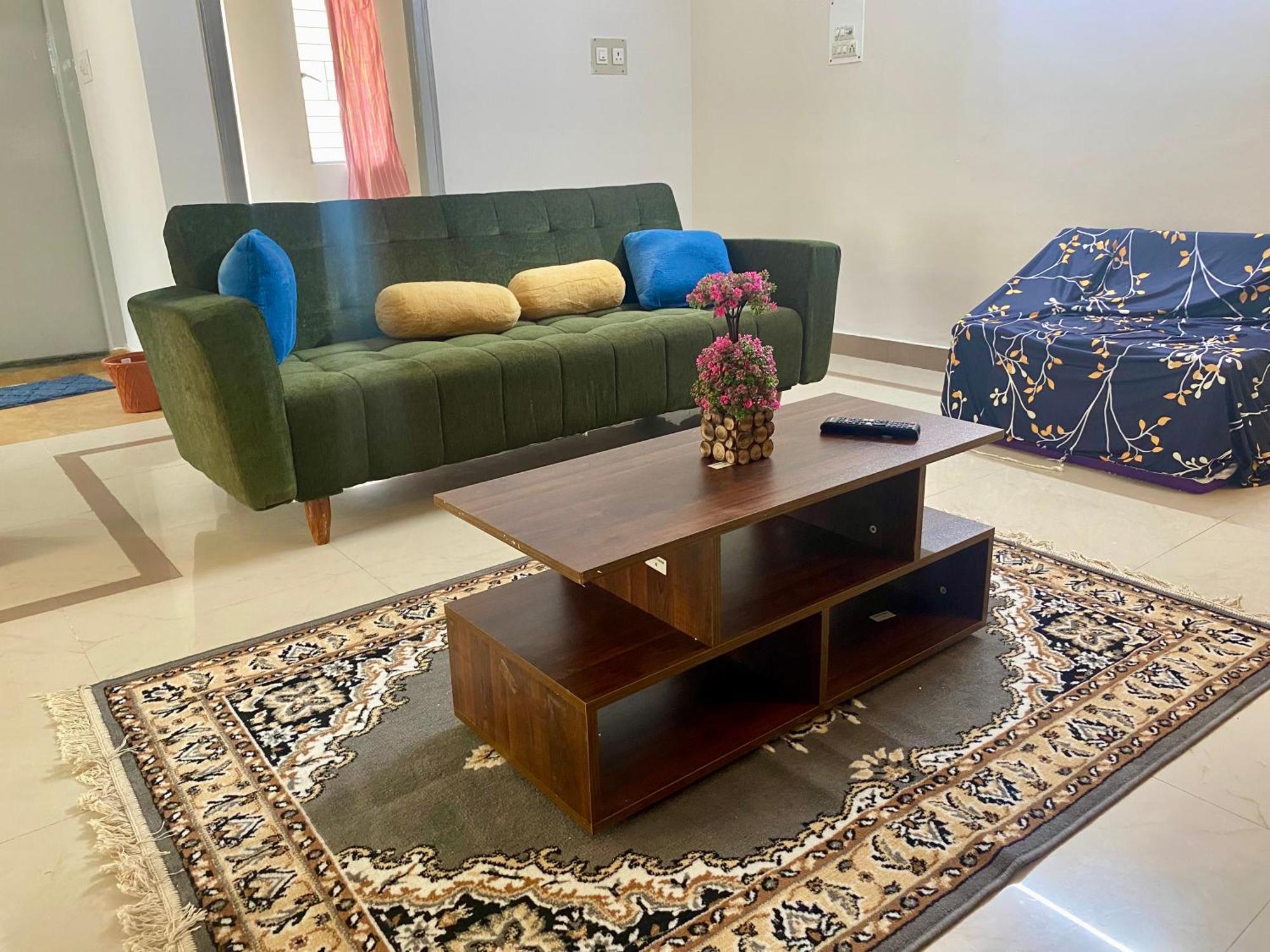 Royal King Bed , 1km To Palace, Free Parking *
