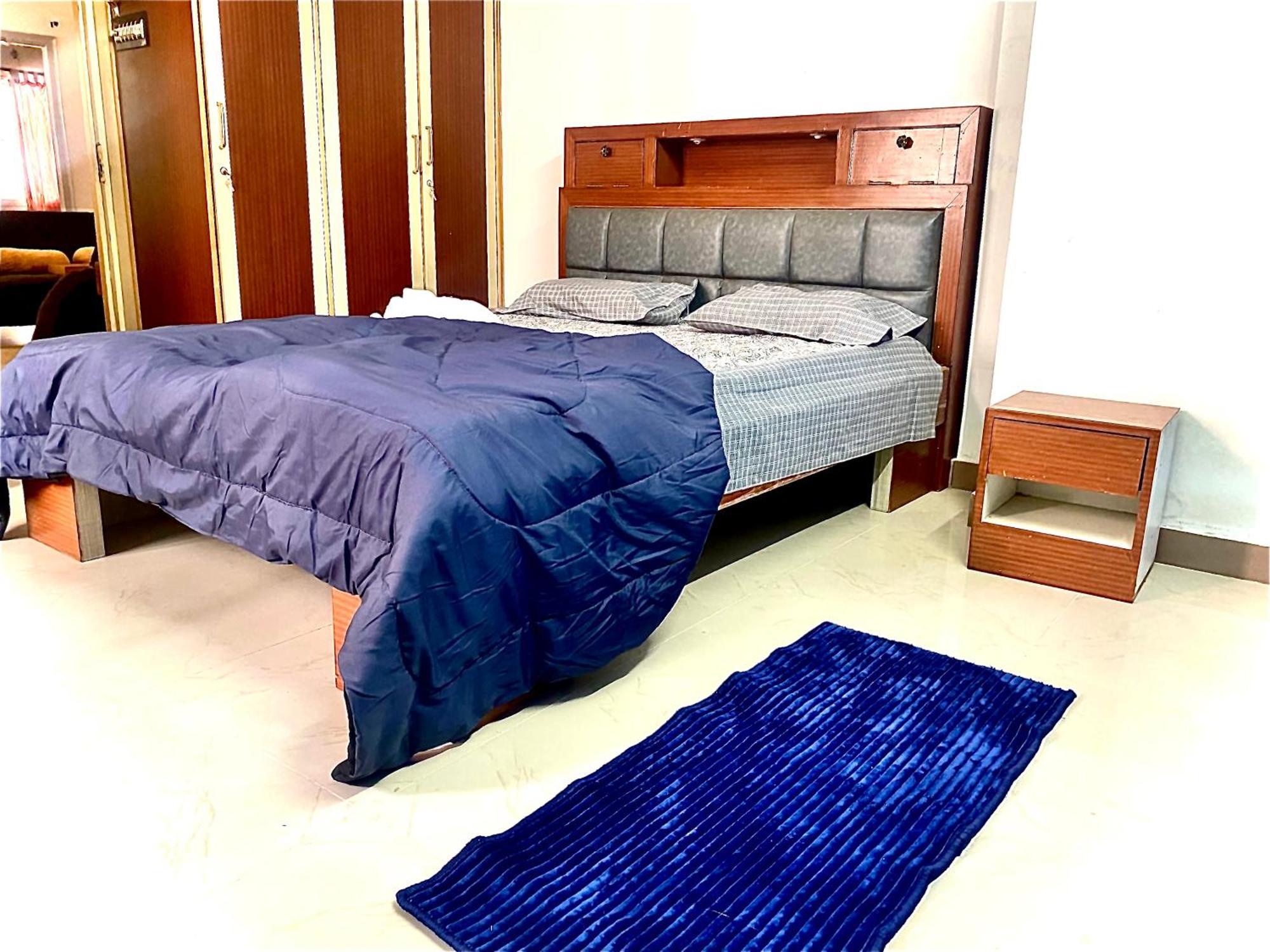 Royal King Bed , 1km To Palace, Free Parking