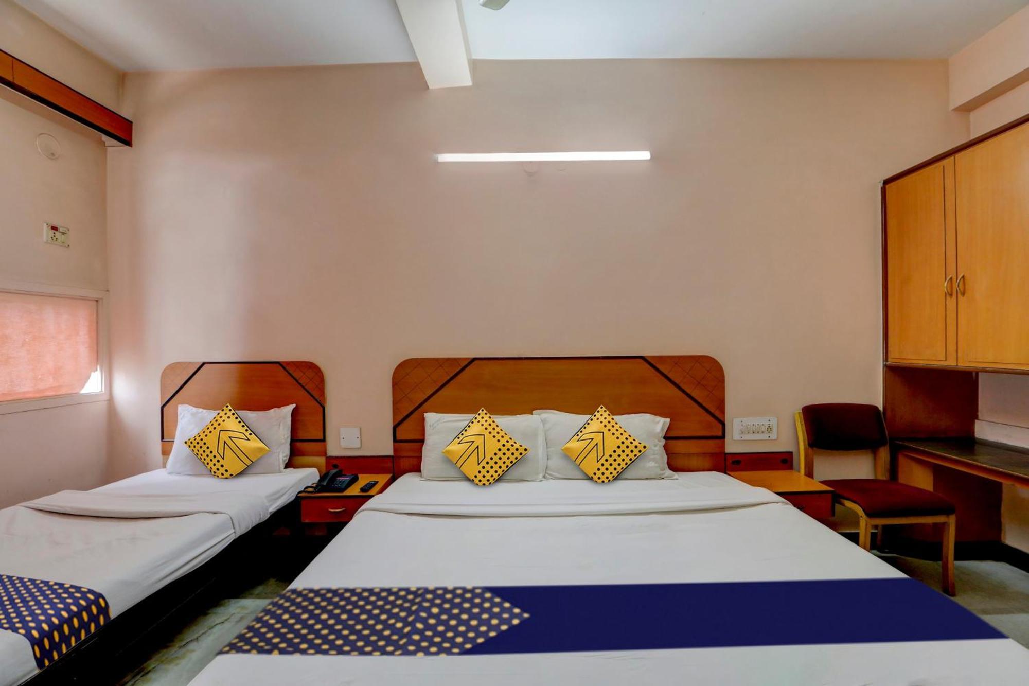 Hotel Spot On Iyengars Plaza