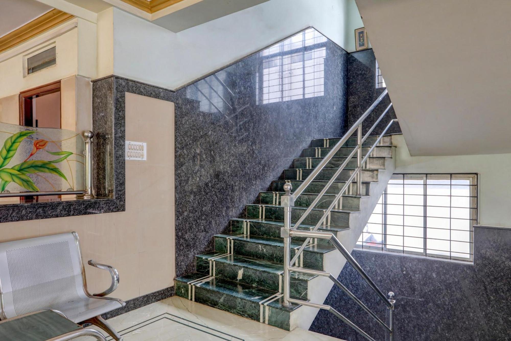 Spot On Iyengars Plaza 3* Mysore