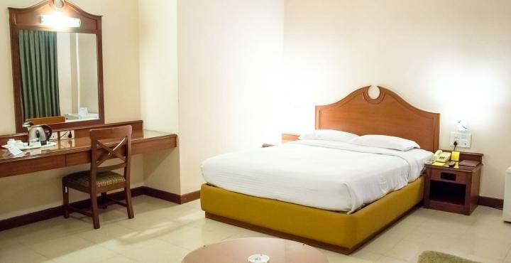 Hotel President *