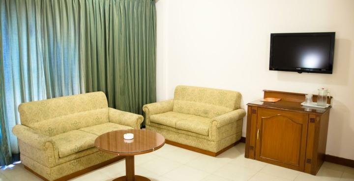 President Hotel *