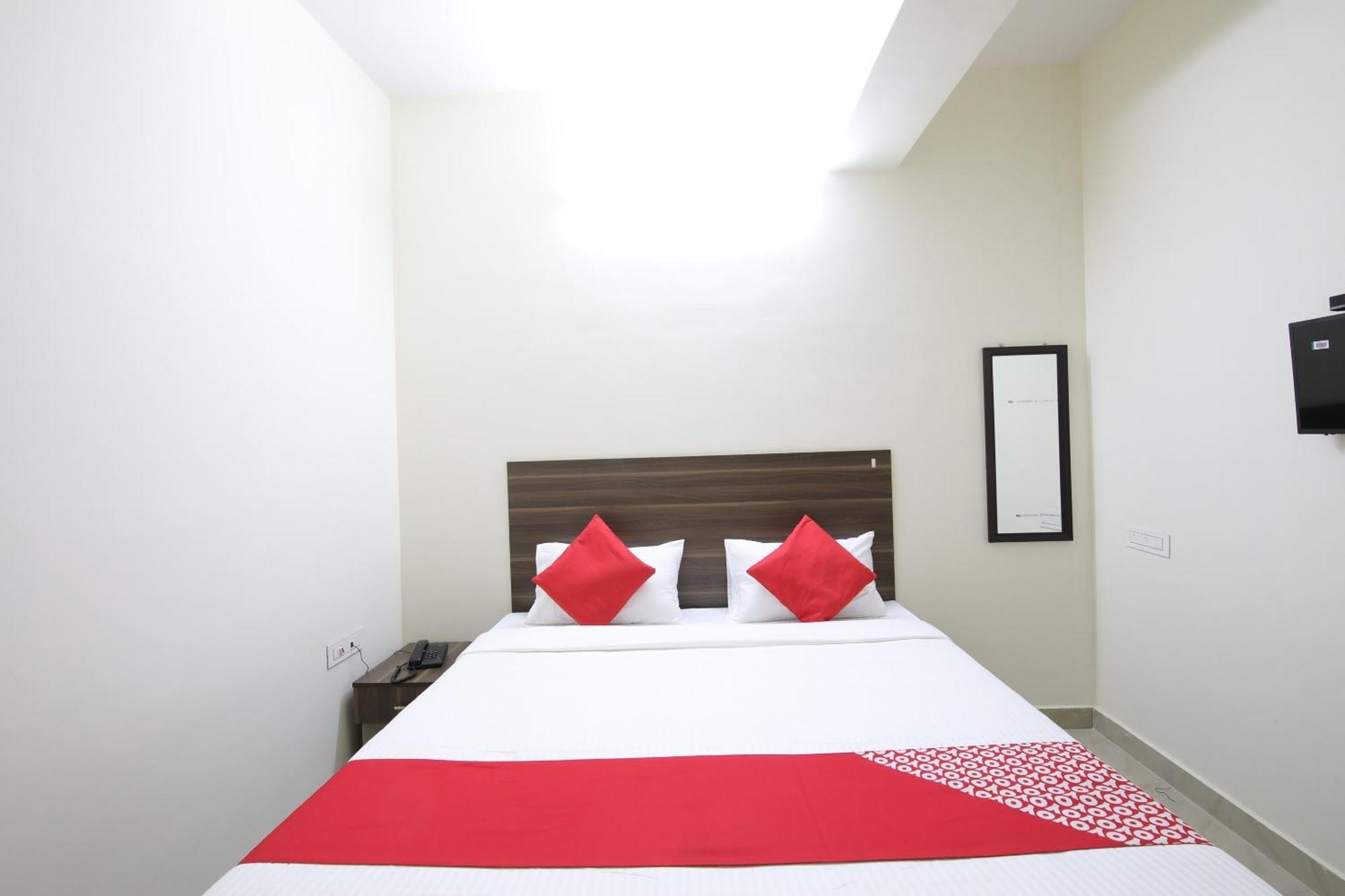 Collection O Mathura Hotel