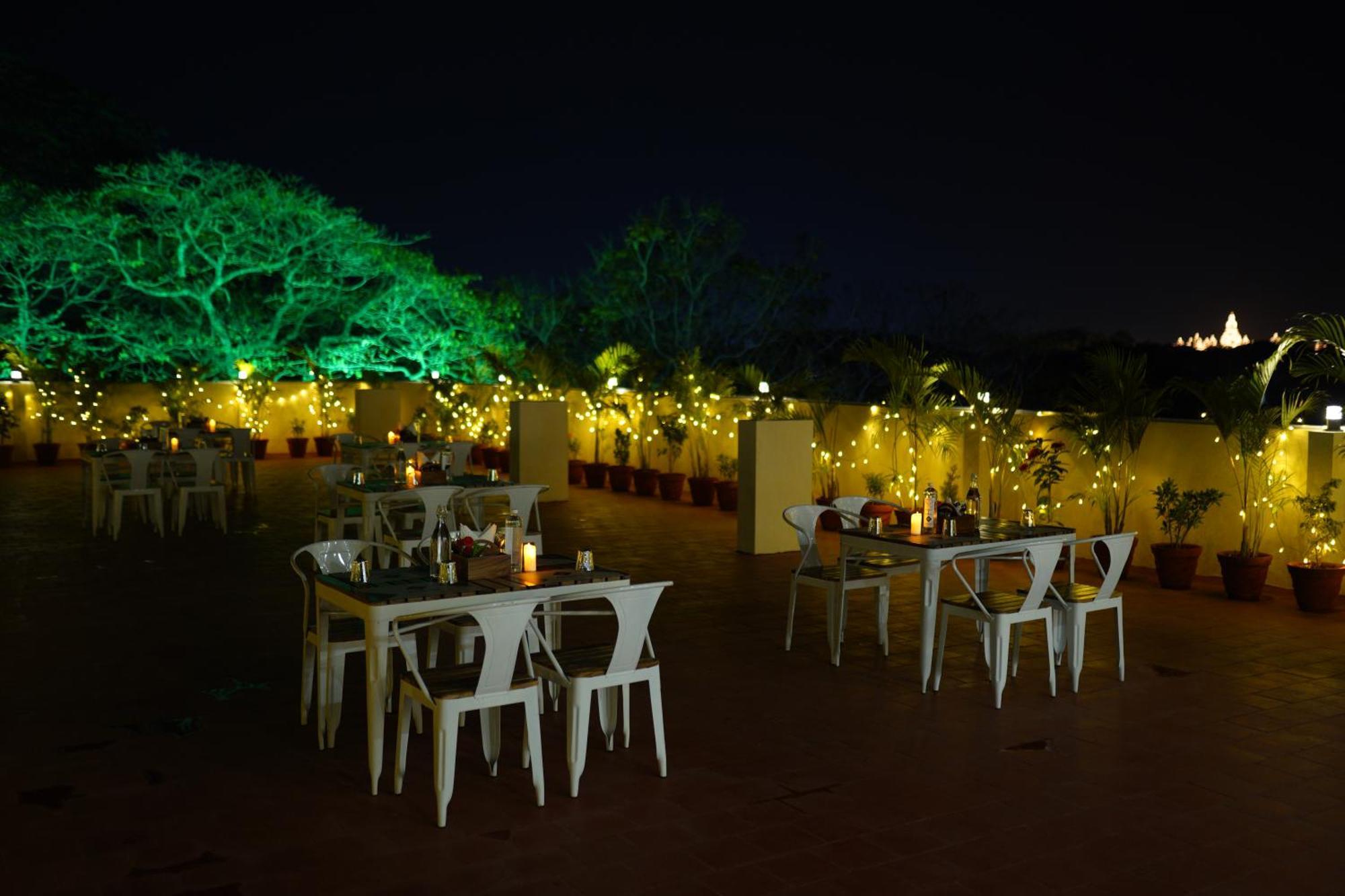 Hotel Emerald Urban Comforts 3*