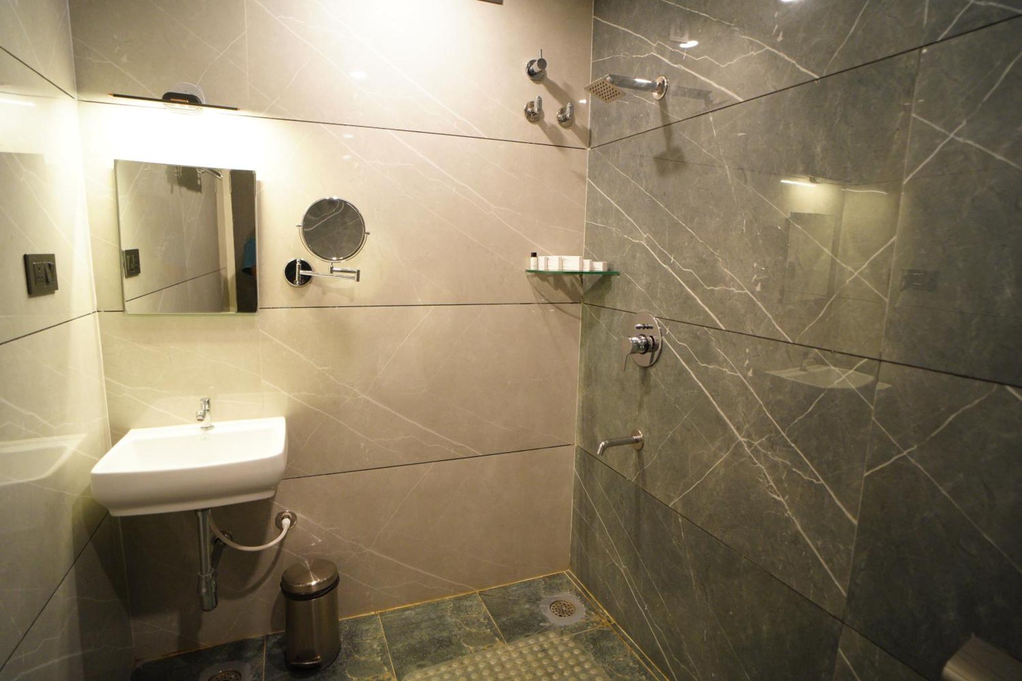 Hotel Emerald Urban Comforts Mysore