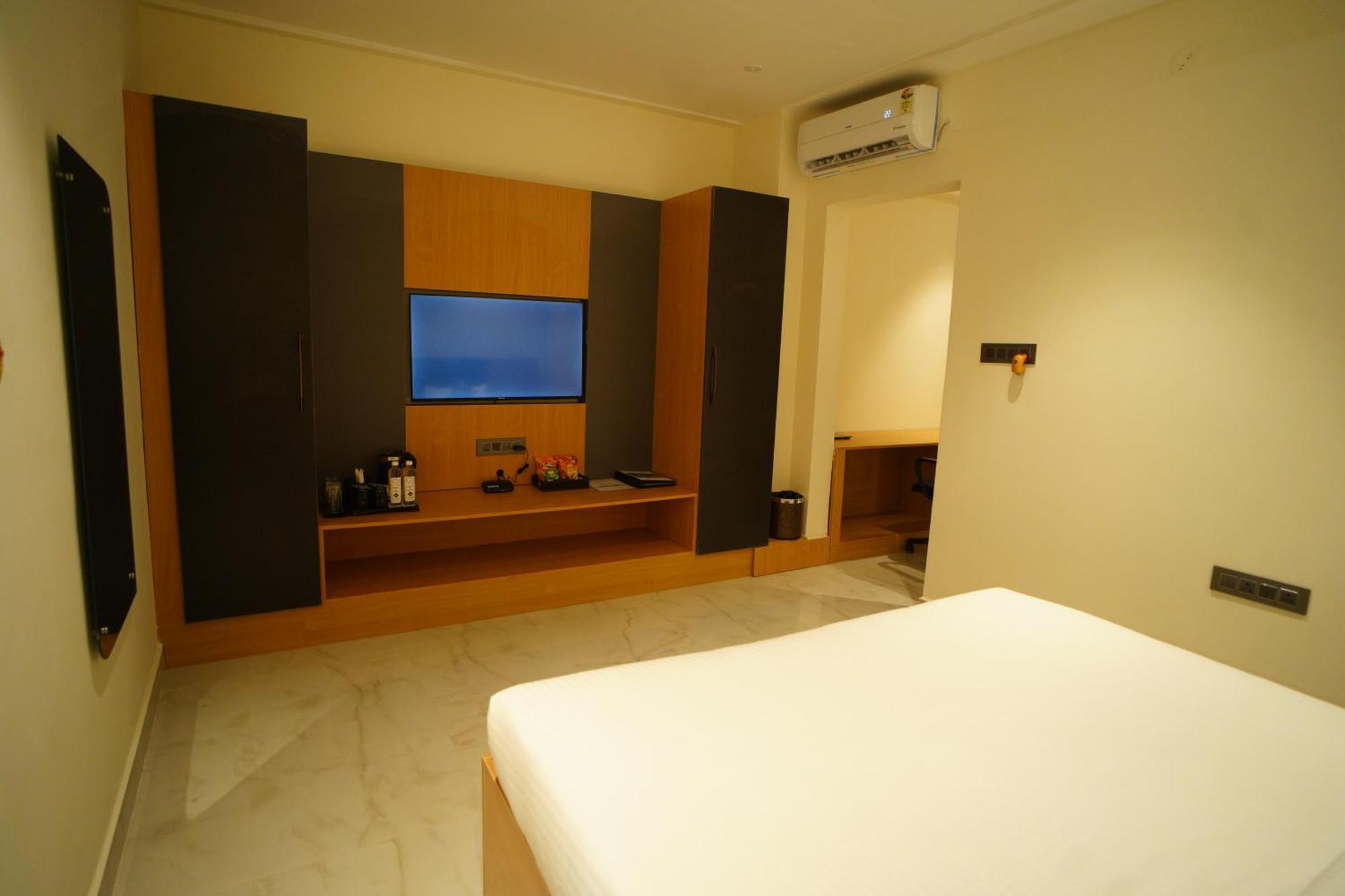 Hotel Emerald Urban Comforts Mysore