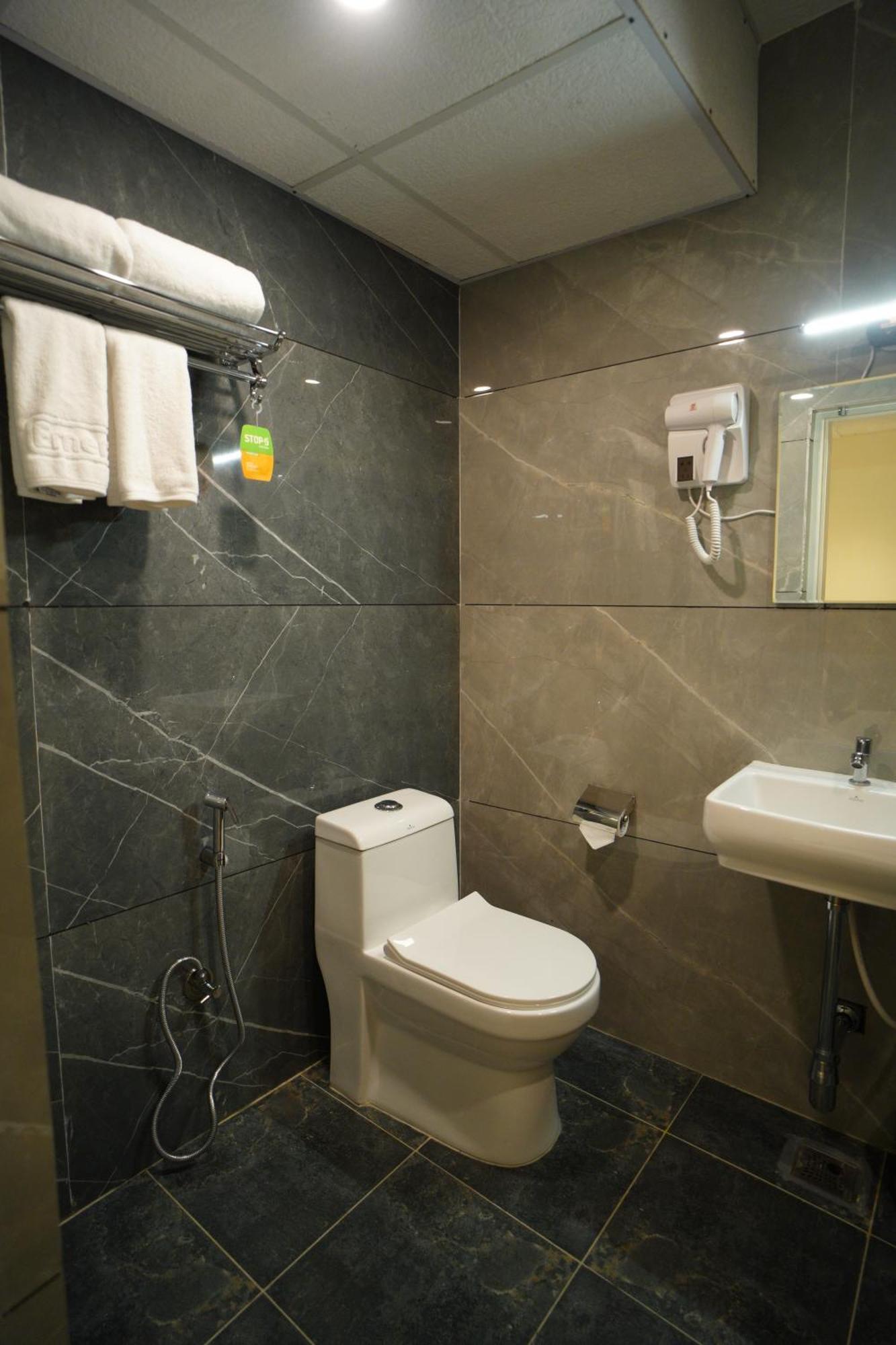 Emerald Urban Comforts 3*