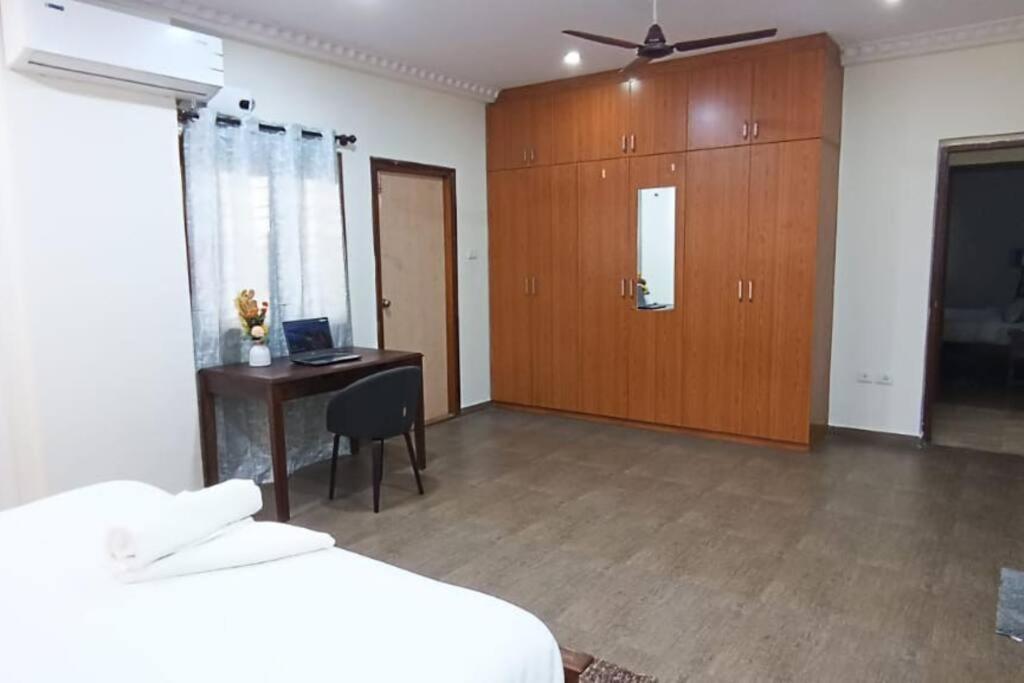 Apartment 4bhk Luxury At Vv Mohalla/mysore By Revkeys *
