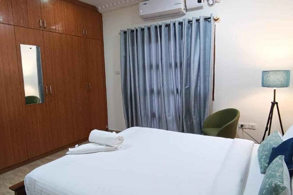 4bhk Luxury At Vv Mohalla/mysore By Revkeys Apartment *
