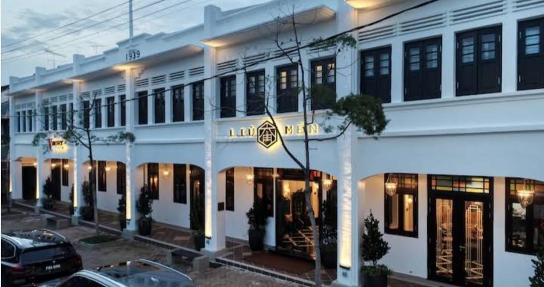Eagle 1 Hotel