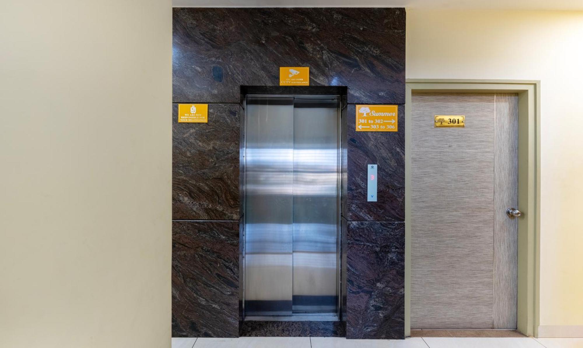 Treebo Four Seasons Hotel 3*