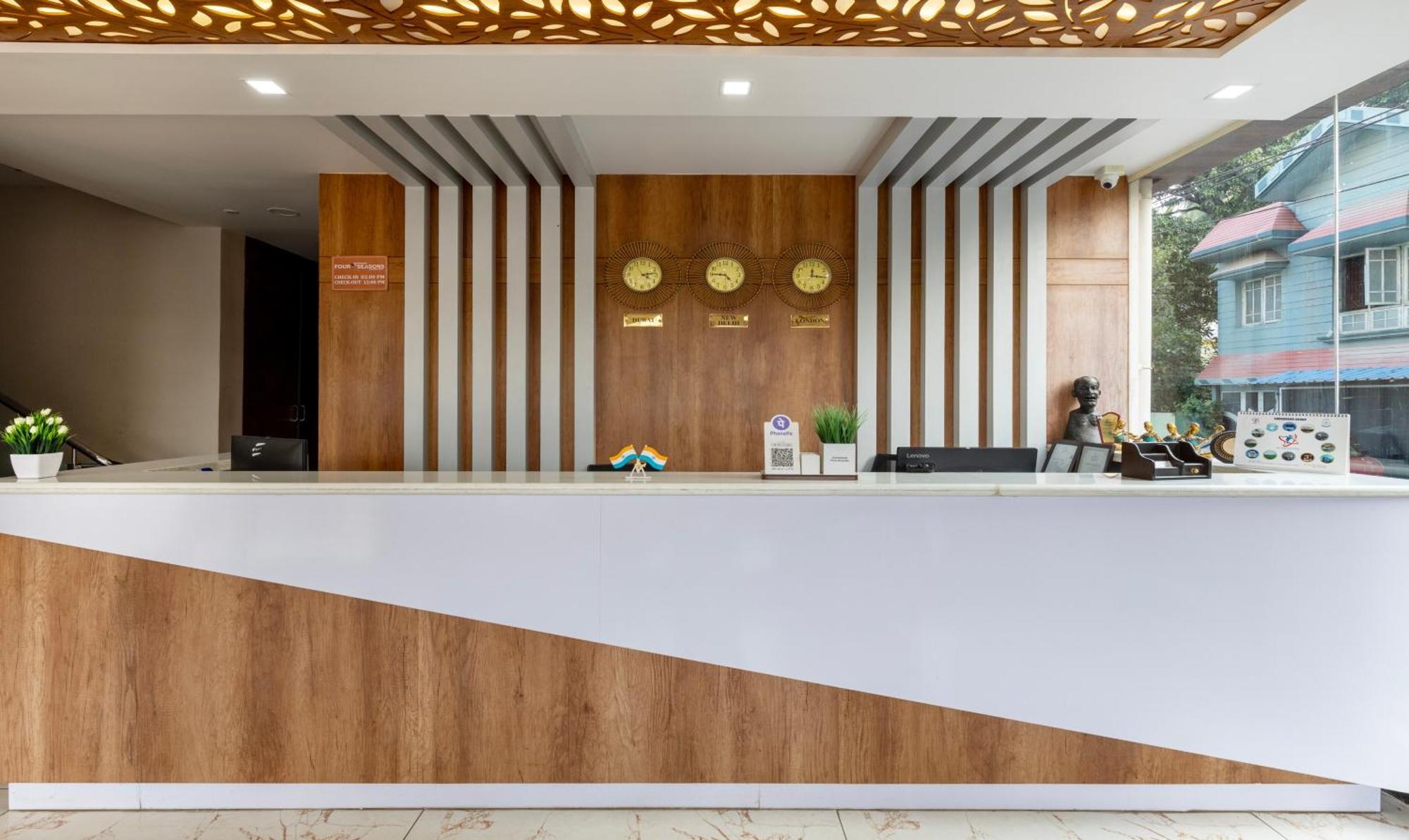 Treebo Four Seasons Hotel 3*
