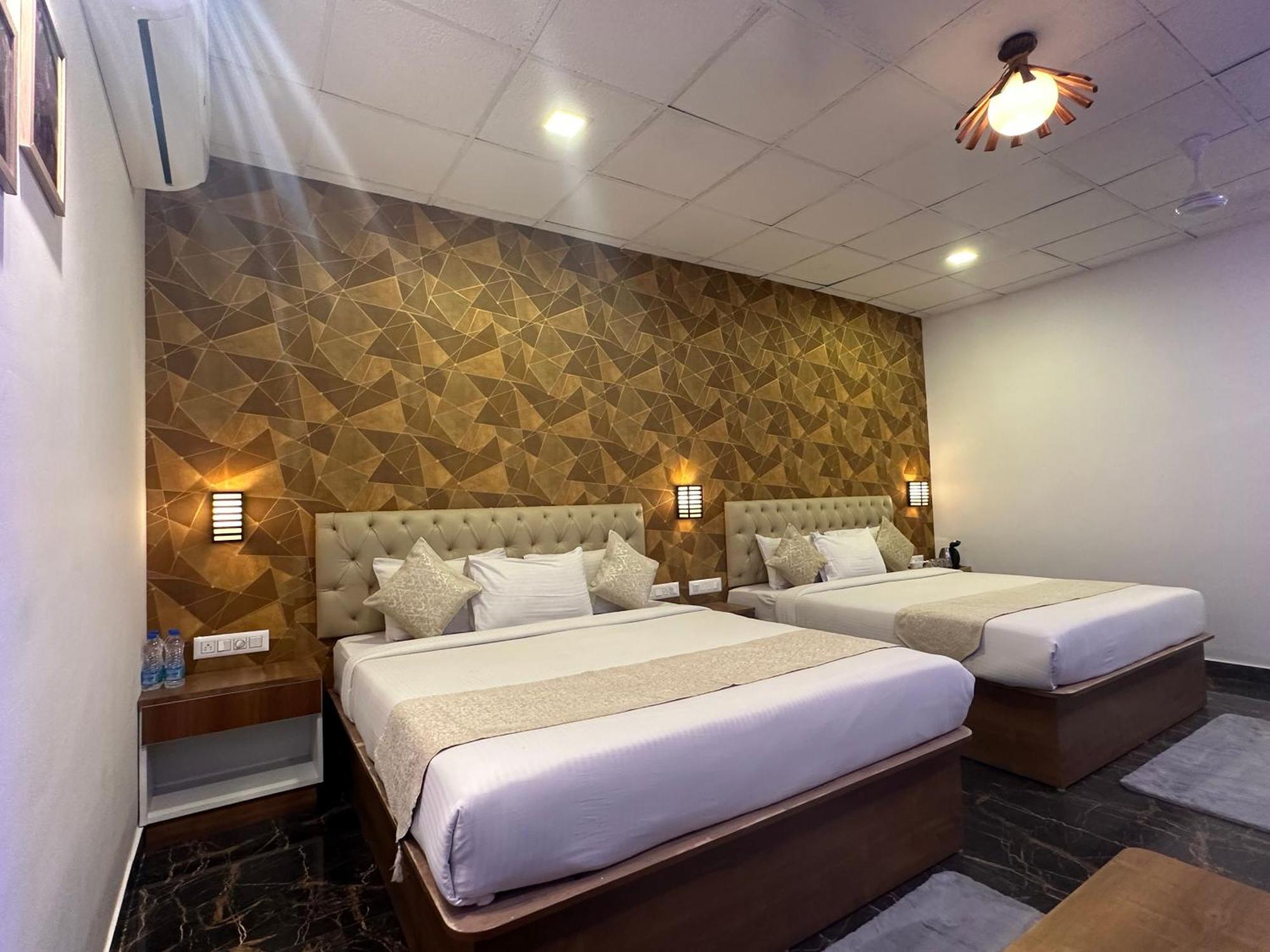 Hotel Shine Residency 3*