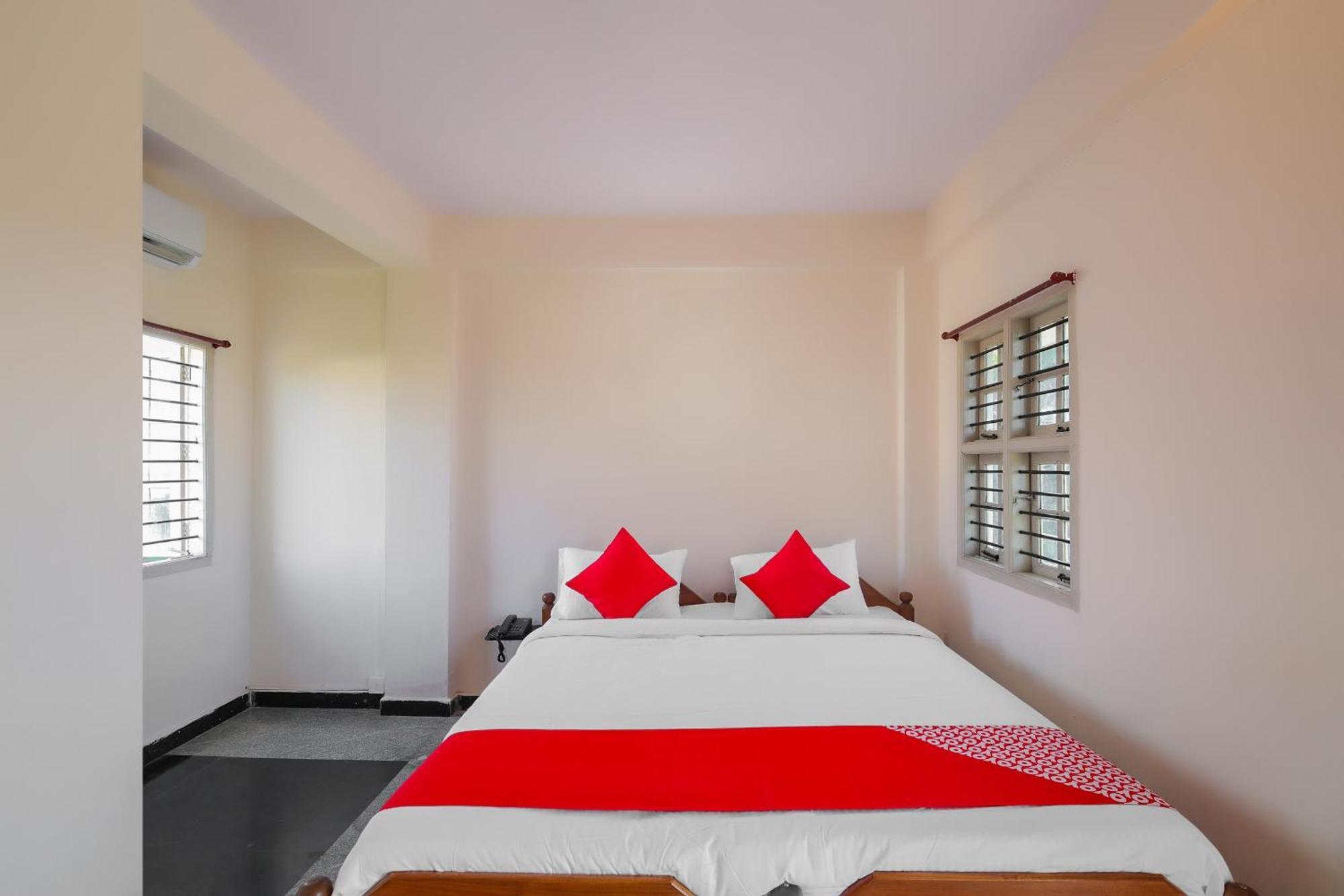 Oyo Narayani Residency Hotel