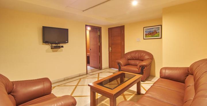 Adeline Hotel