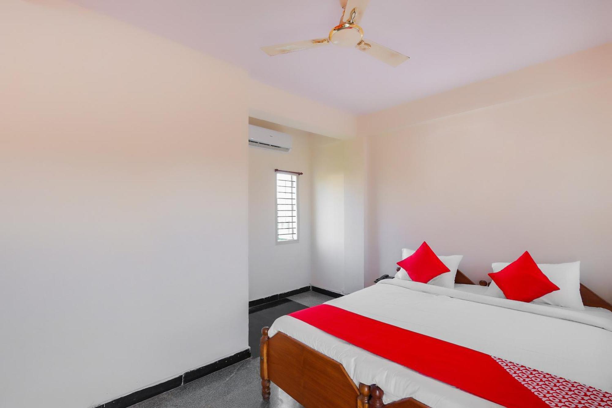 Oyo Narayani Residency Mysore
