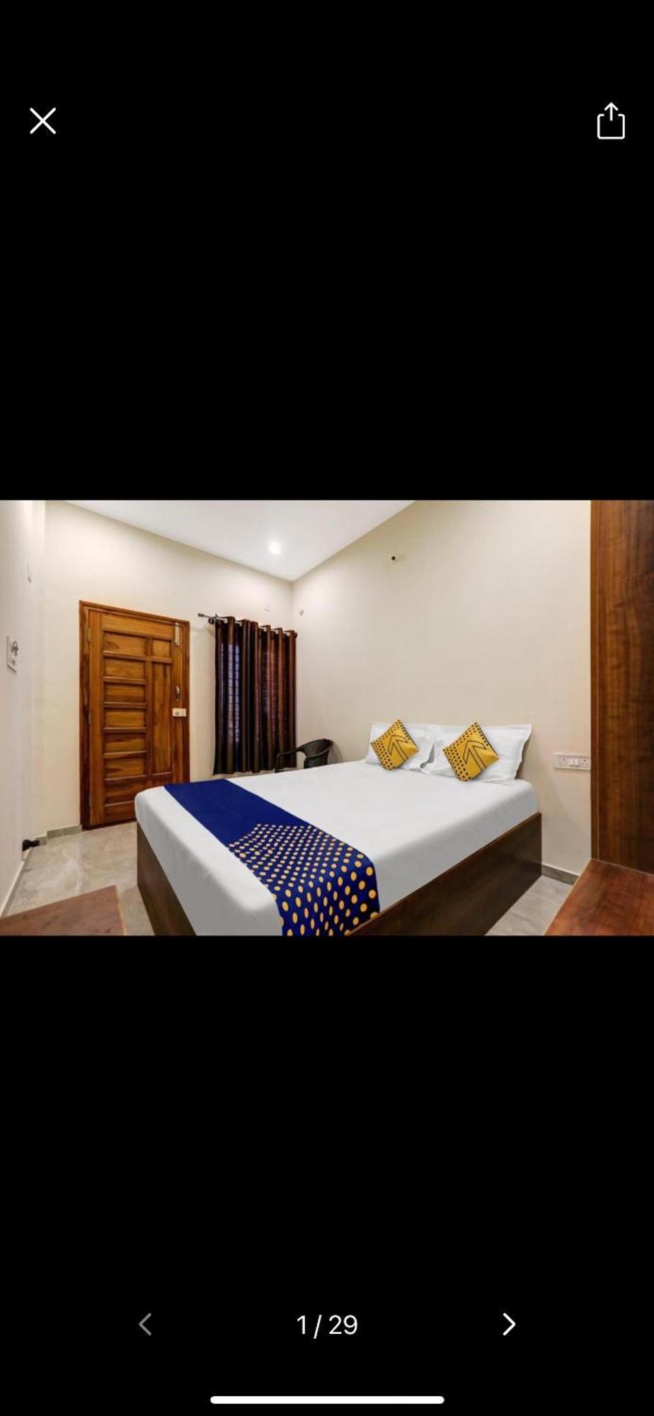 Hotel Wood Side Recidencyy