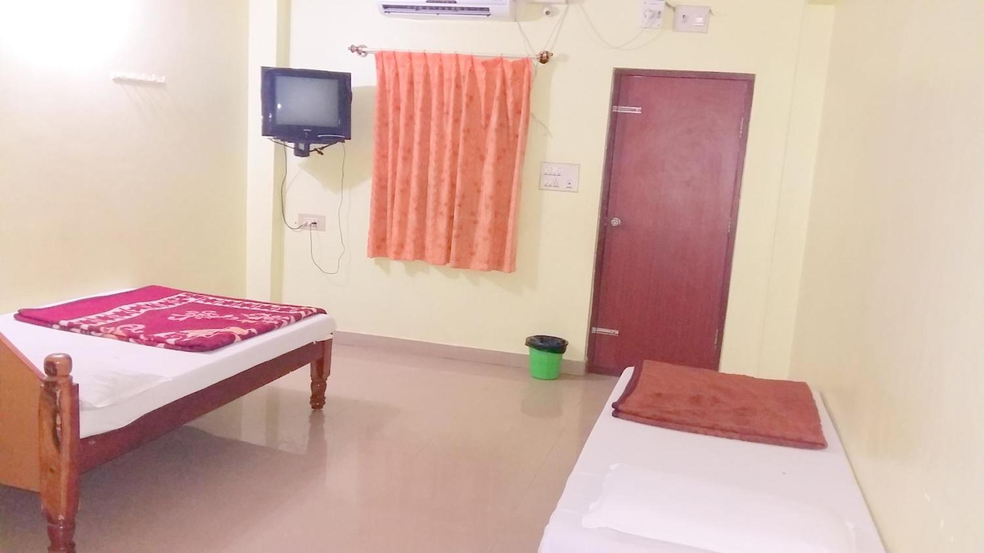 Hotel Yashaswiny Recidency 3*