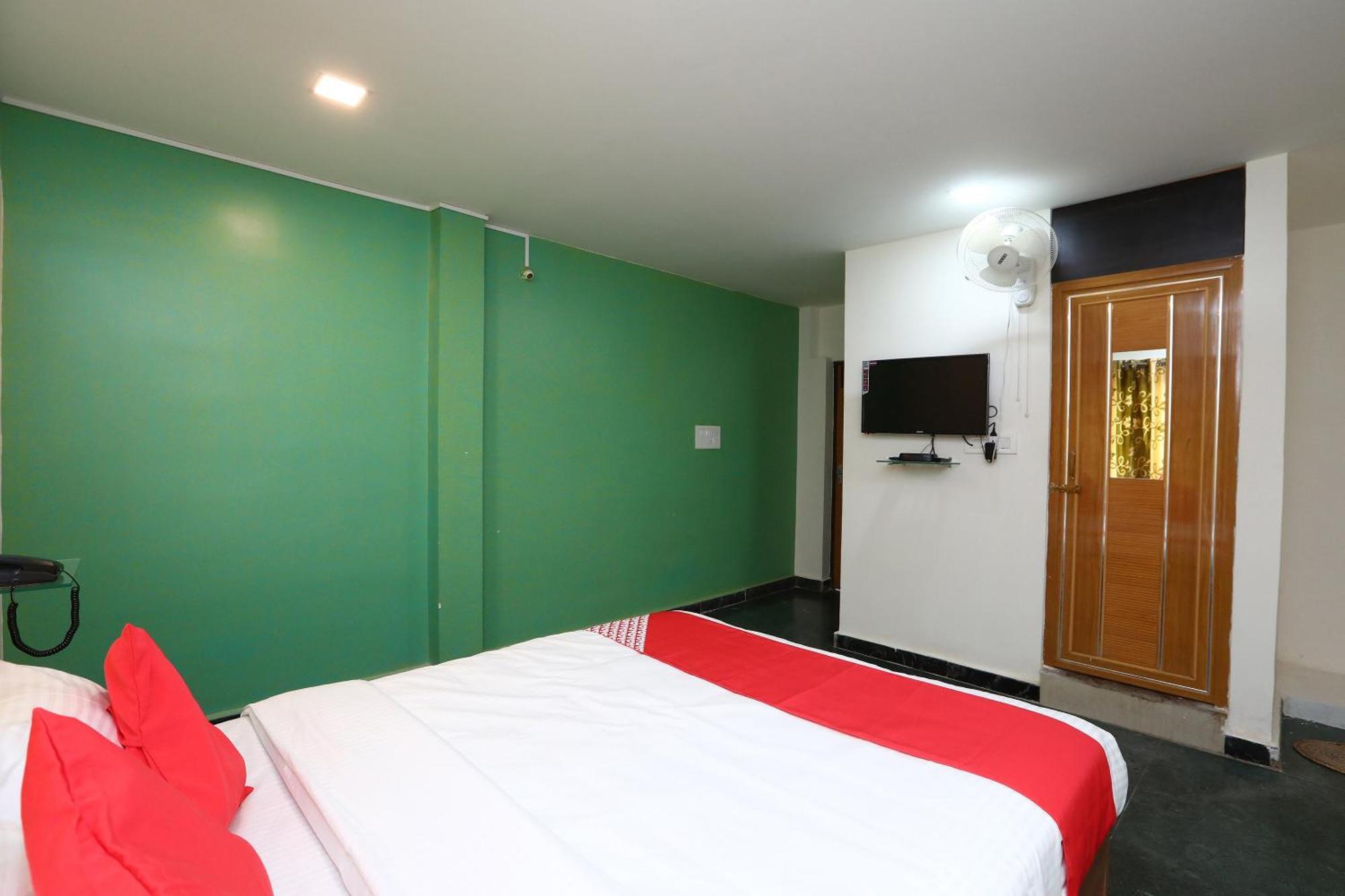 Hotel Oyo V Wella Comforts 3*