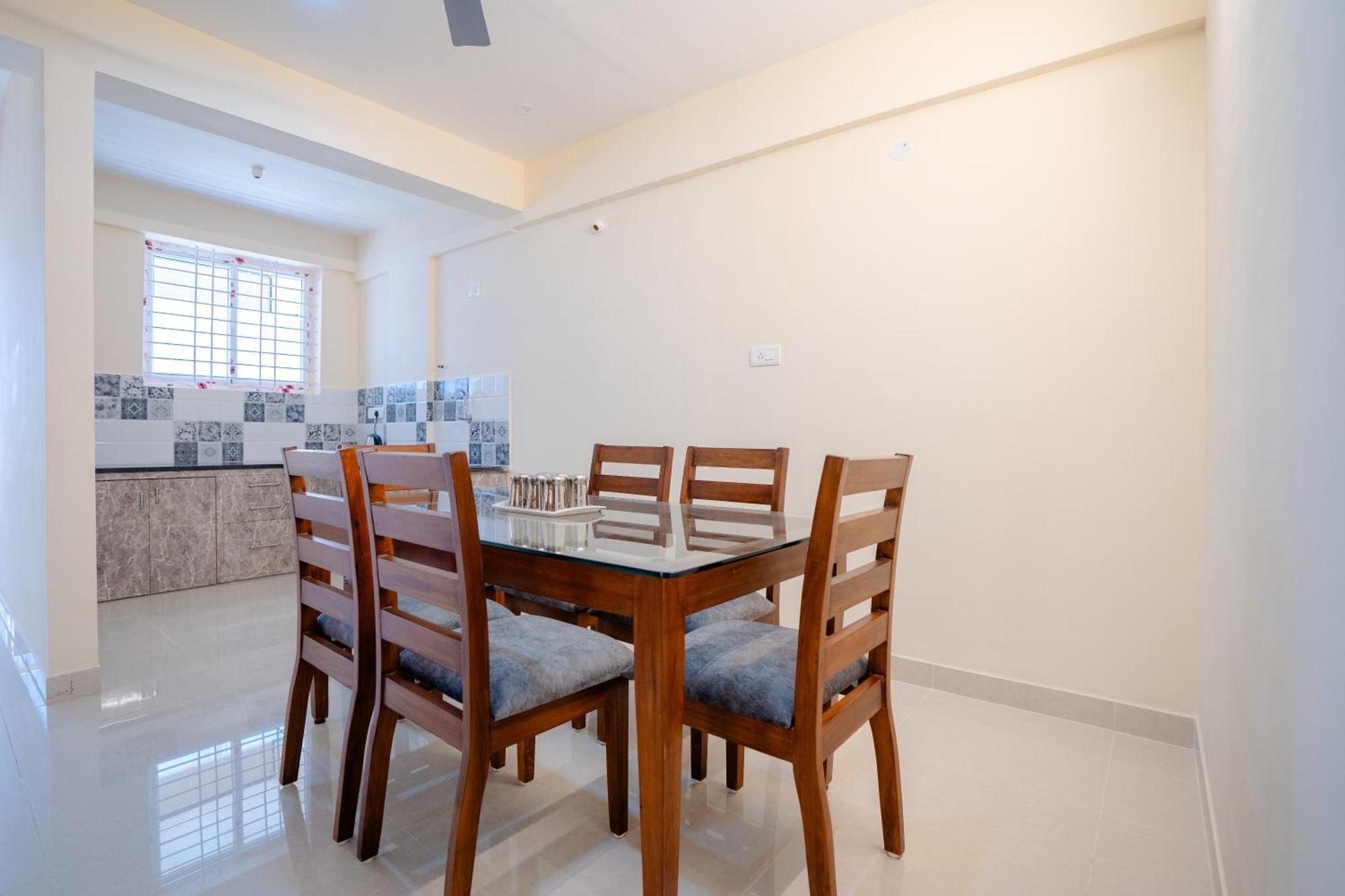 Elegance Serviced Apartment *