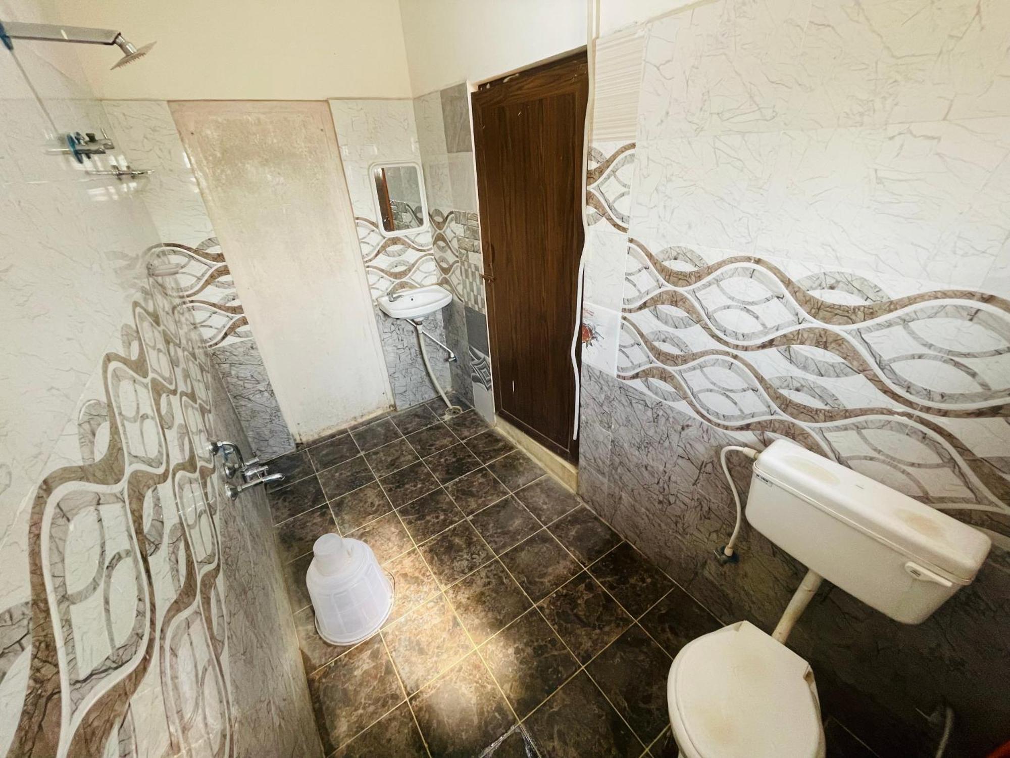 Eagle Heights 3*