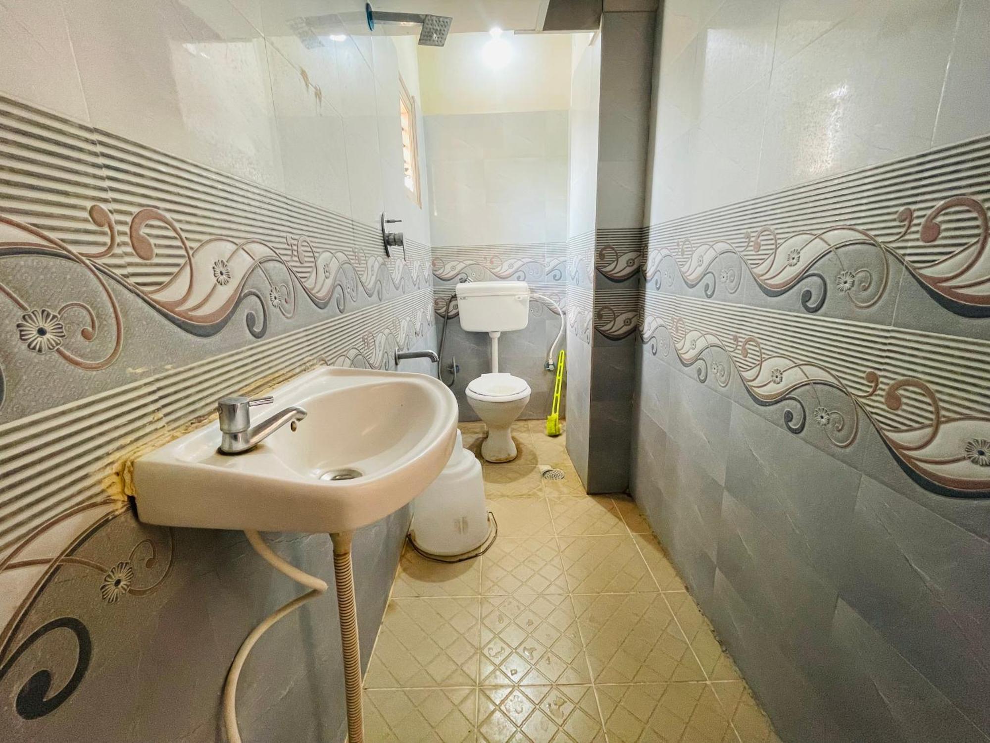 Hotel Eagle Heights 3*