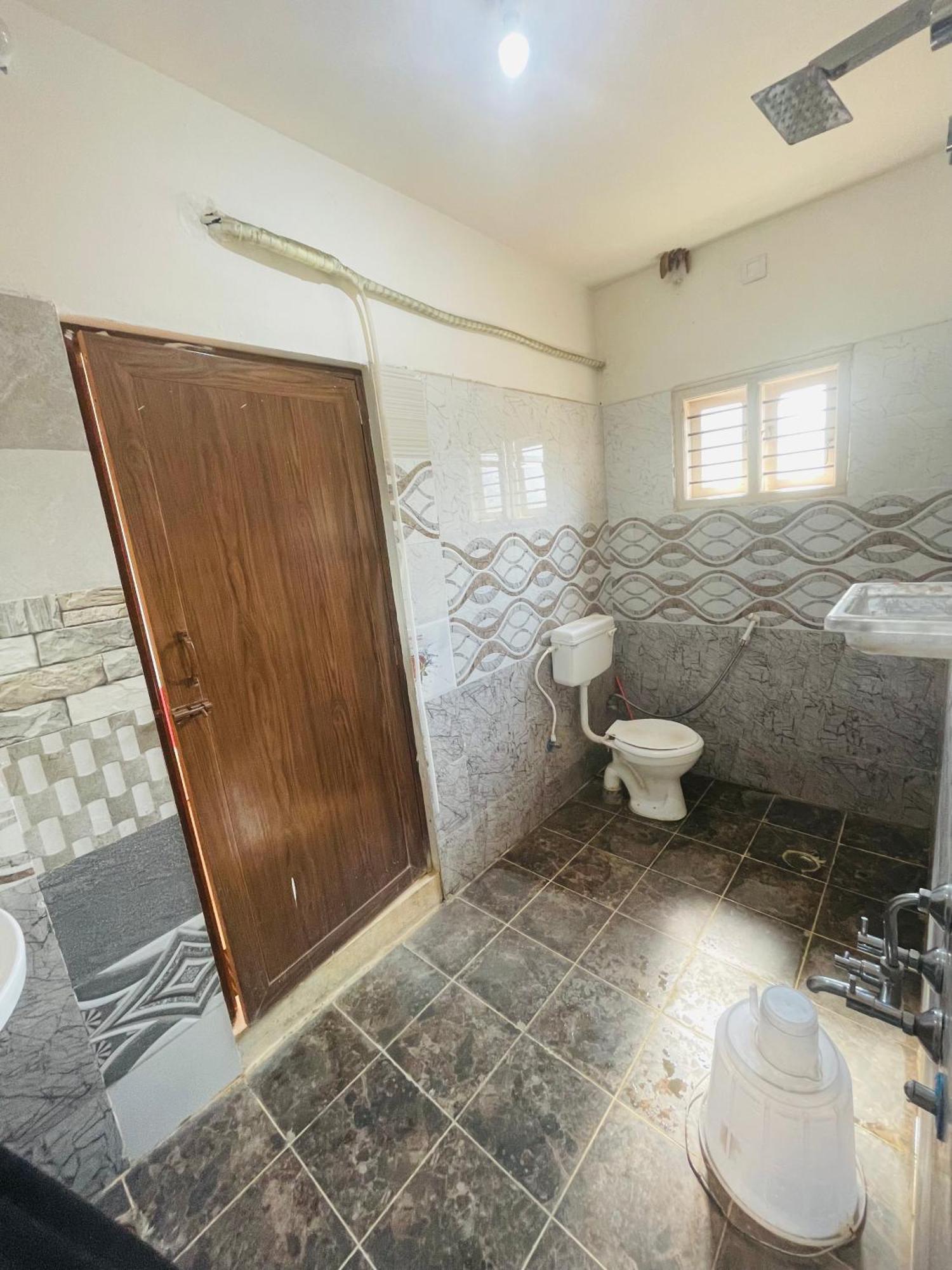 Hotel Eagle Heights 3*