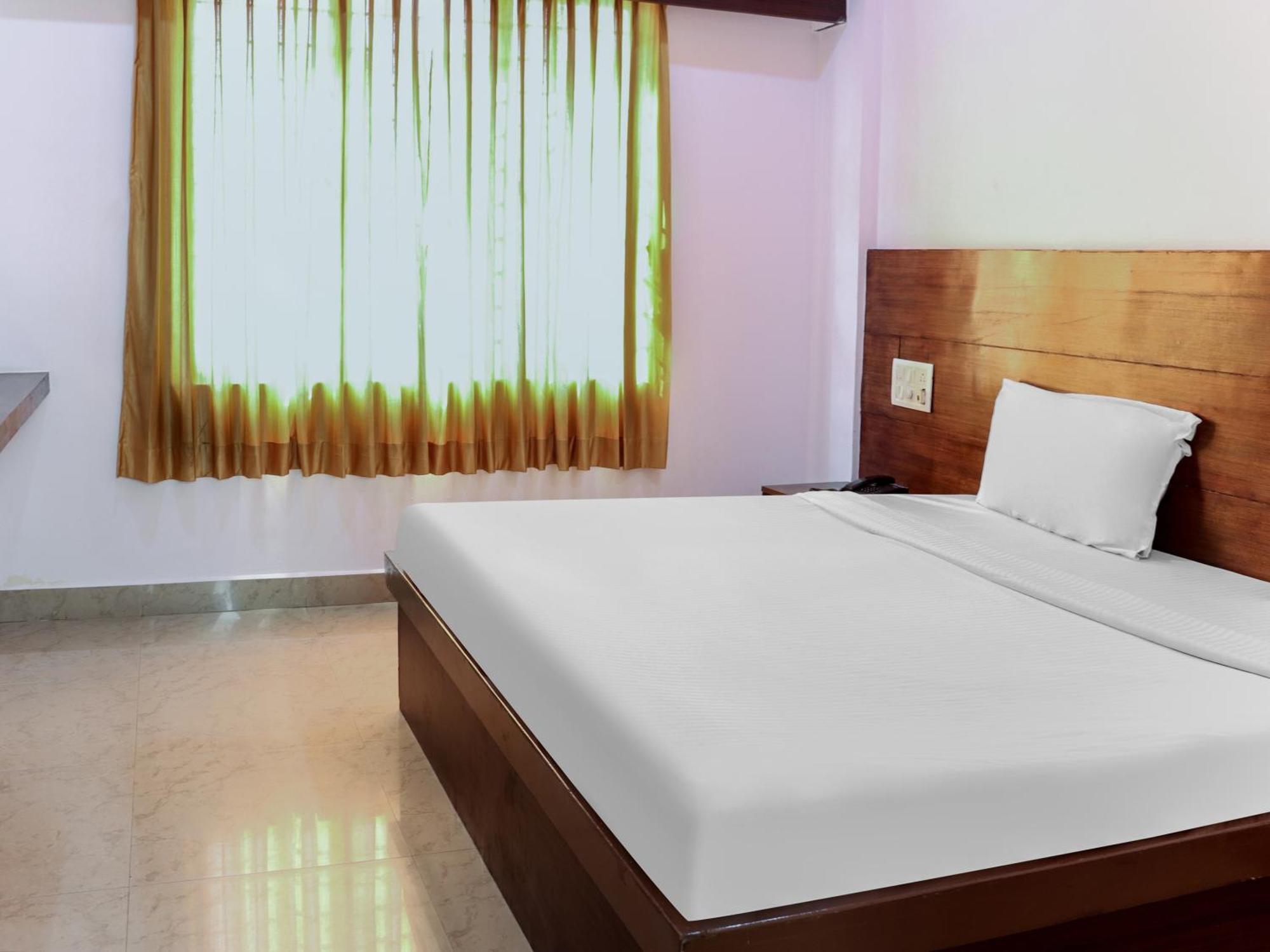 Collection O Yashaswi Comforts Hotel 2*