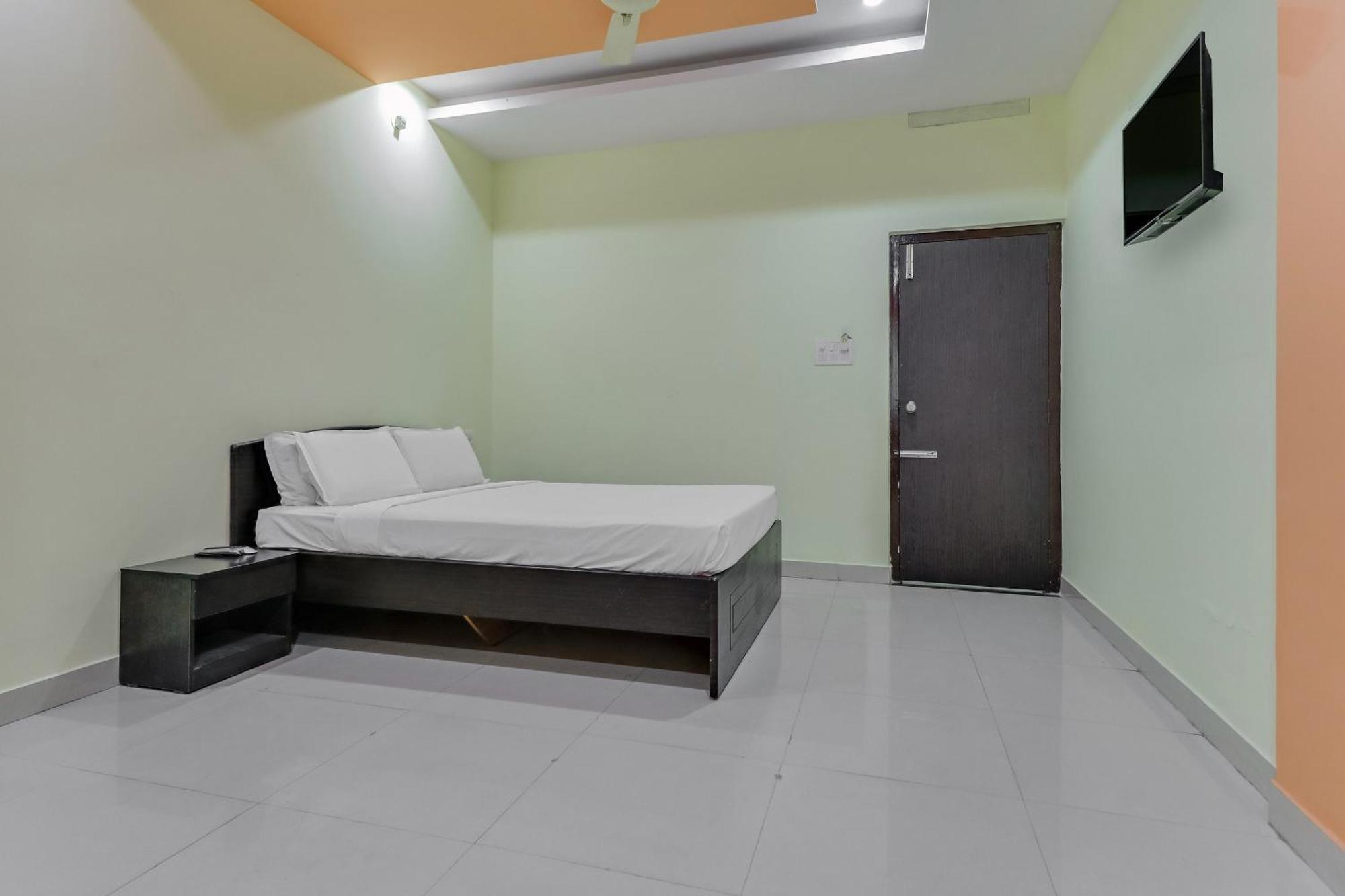 Spot On Pratham Residency Hotel 2*
