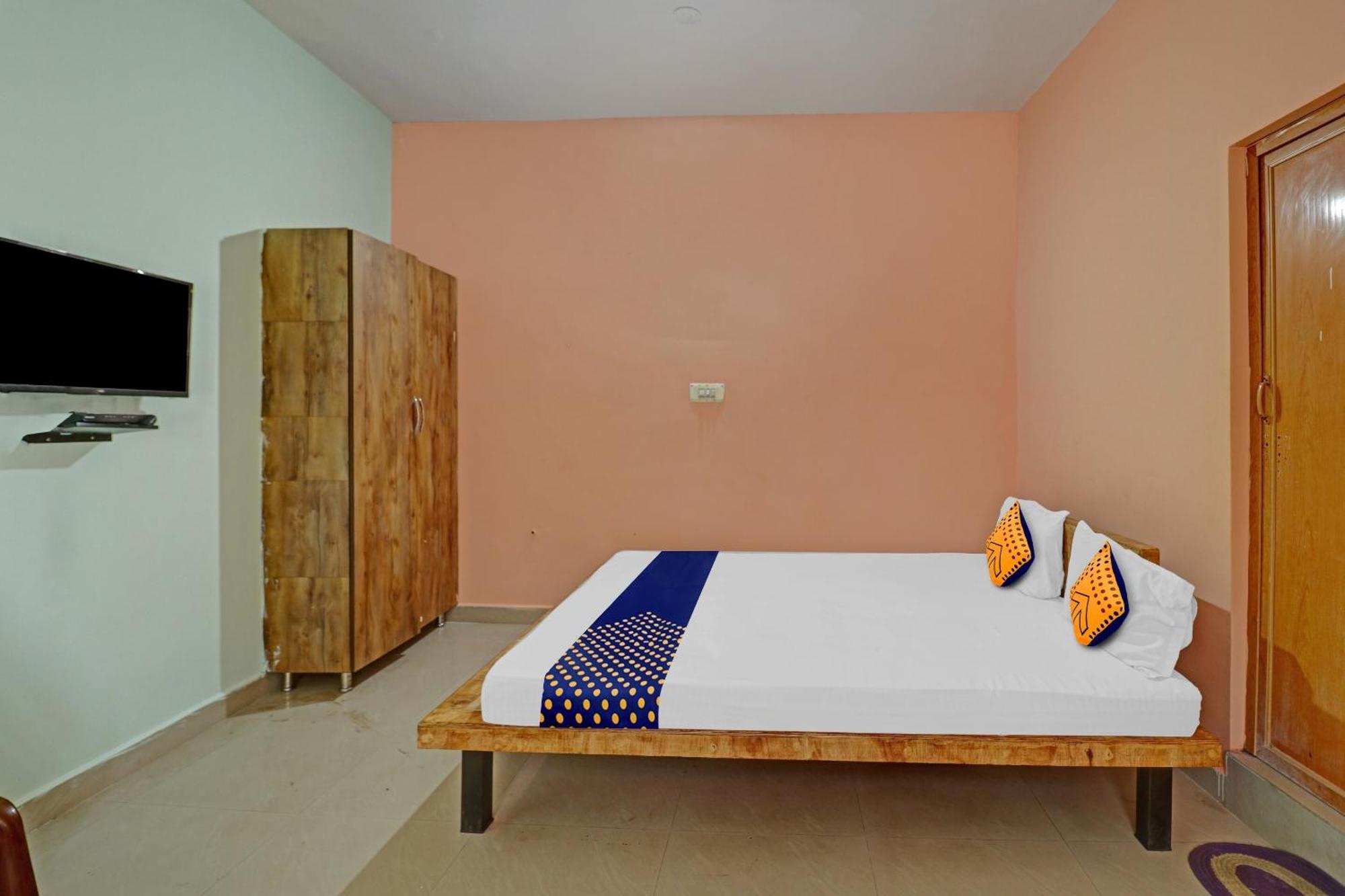 Spot On Sai Complex Hotel 3*