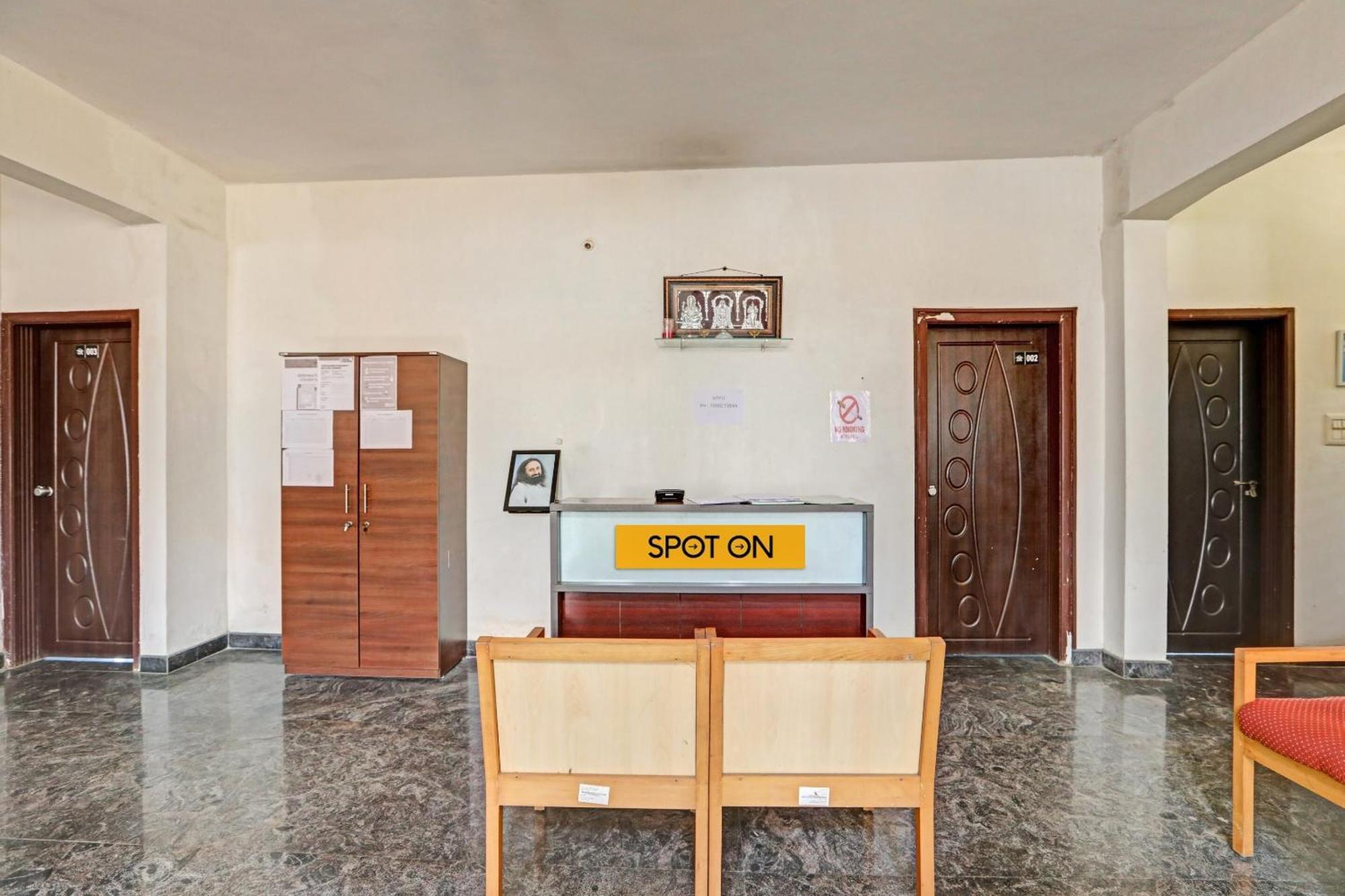 Spot On Sri Durga Residency Hd Kote Hotel