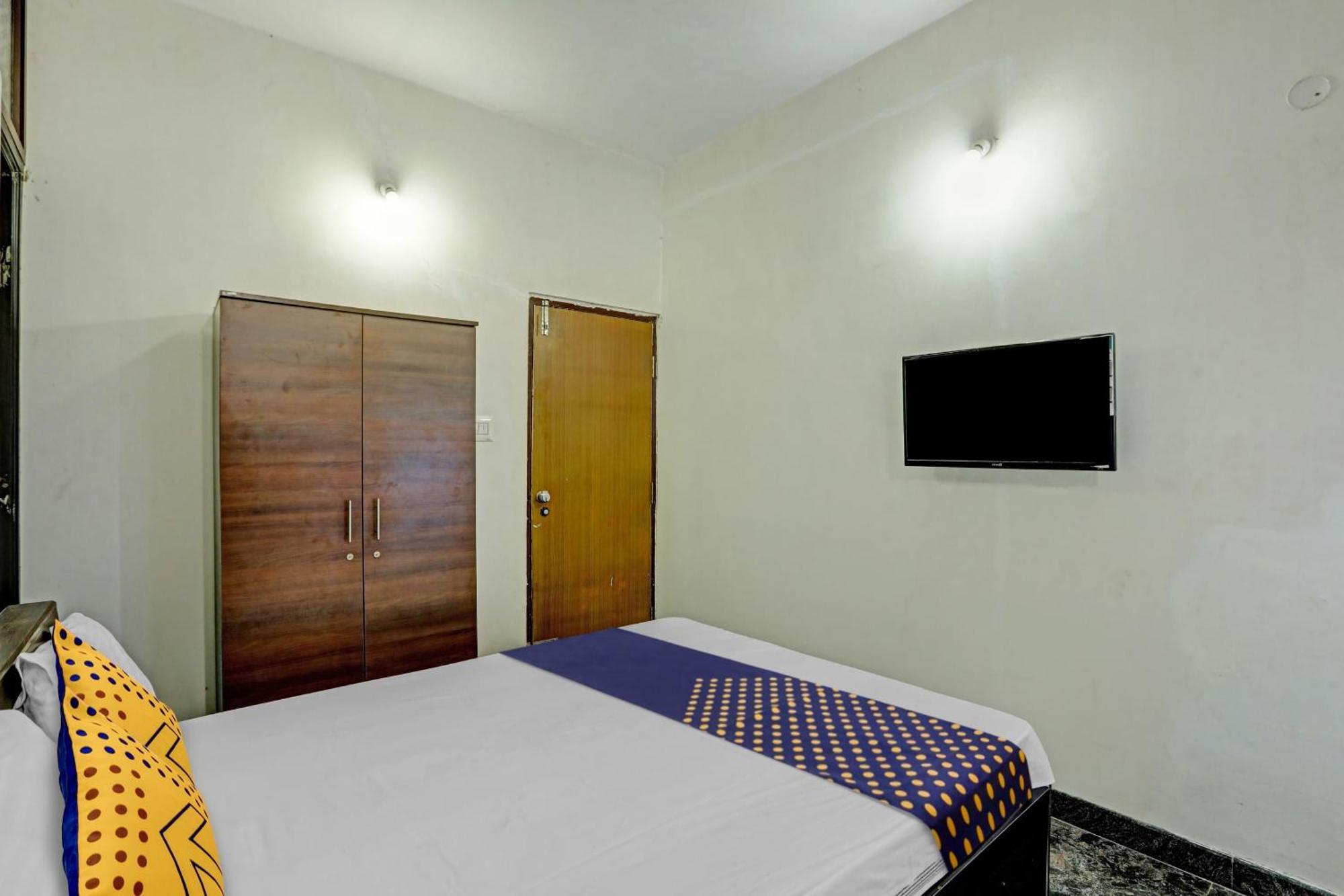 Spot On Sri Durga Residency Hd Kote 3*