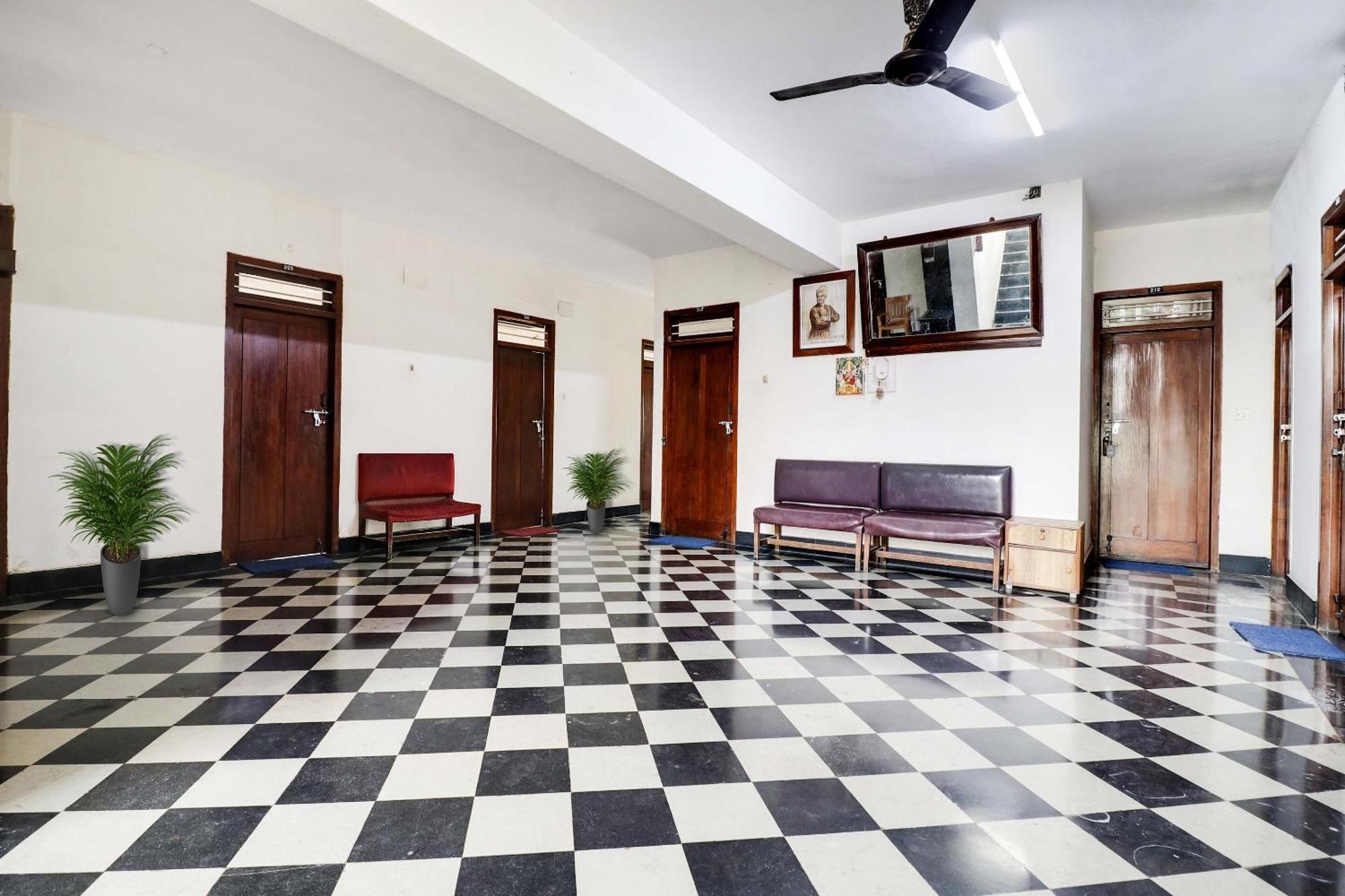 Spot On 93332 Maharaja Hotel Mysore