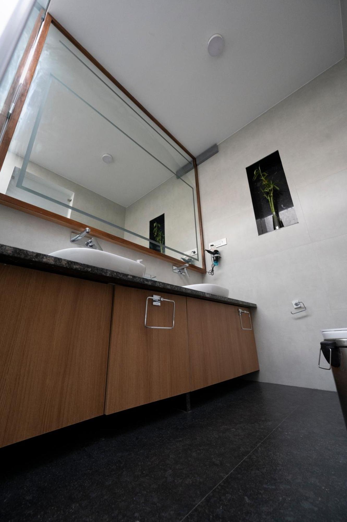 S R Private Villa *