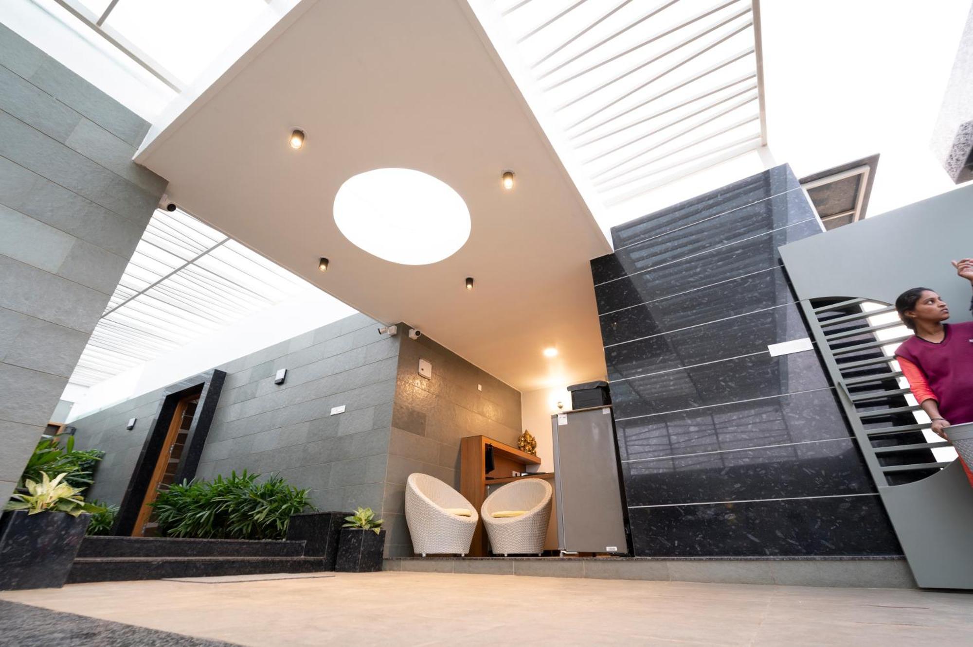 Villa S R Private