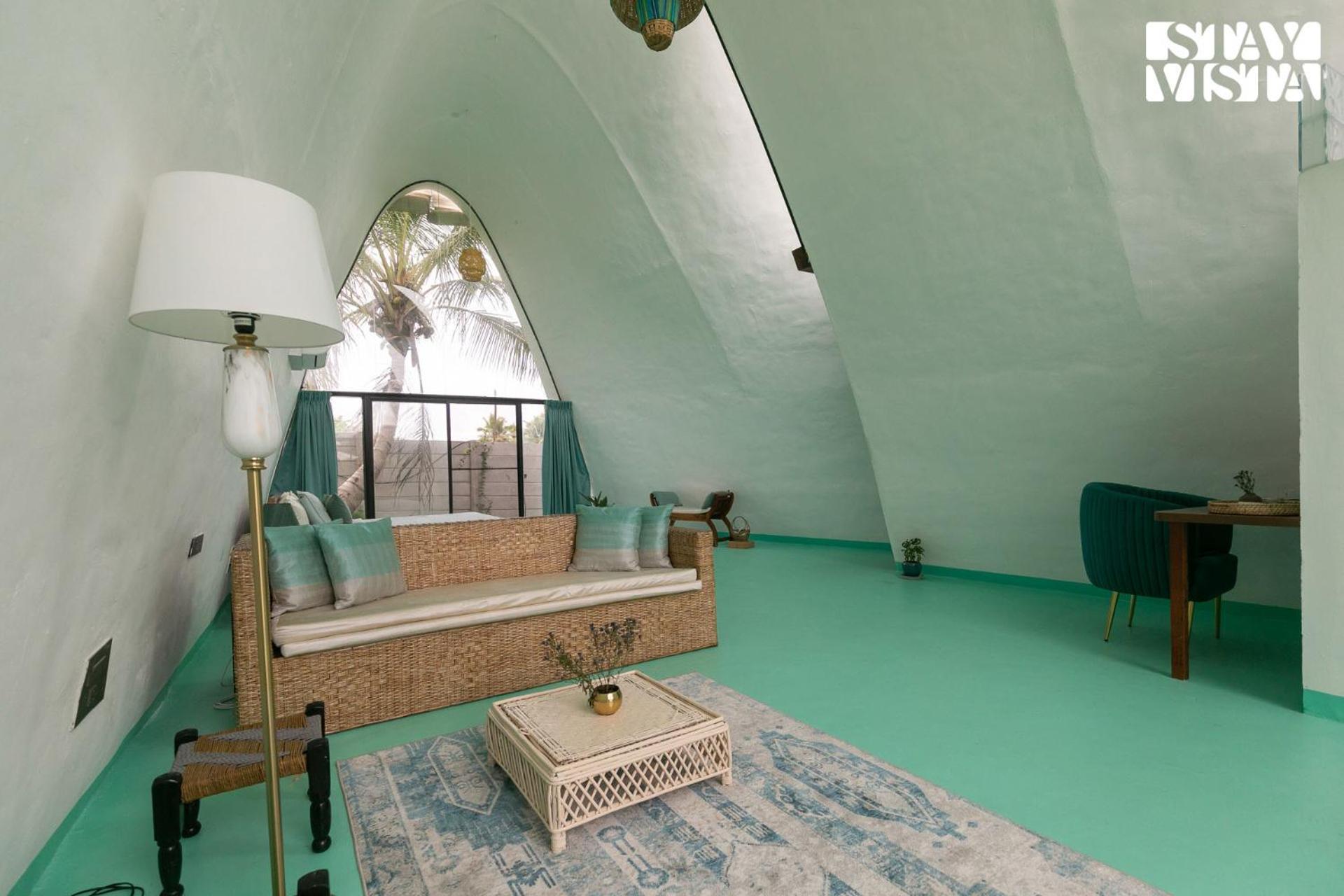 Villa Stayvista At Shwaas With Private Pool *