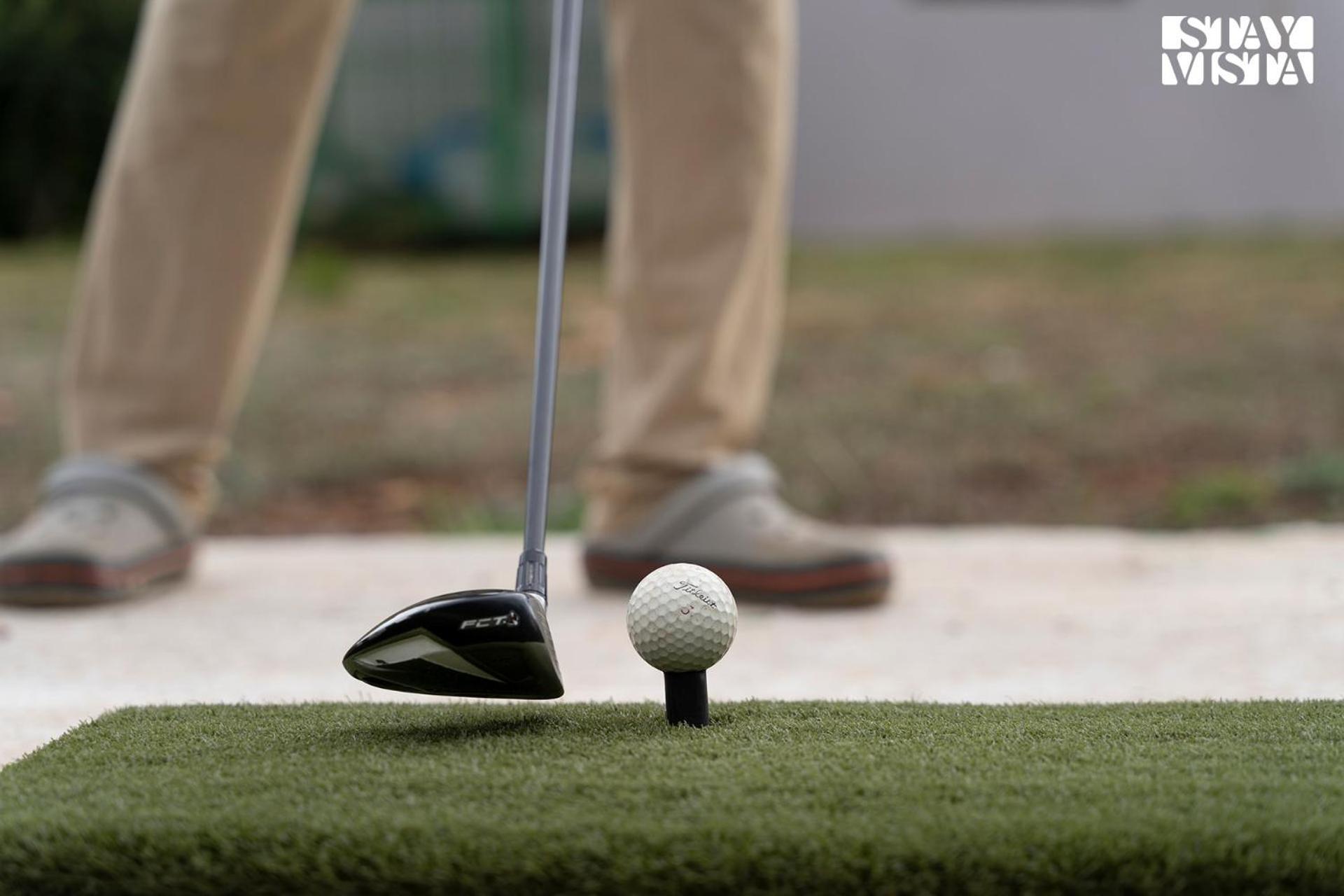 Stayvista At Ava - The With Breakfast & Miniature Golf