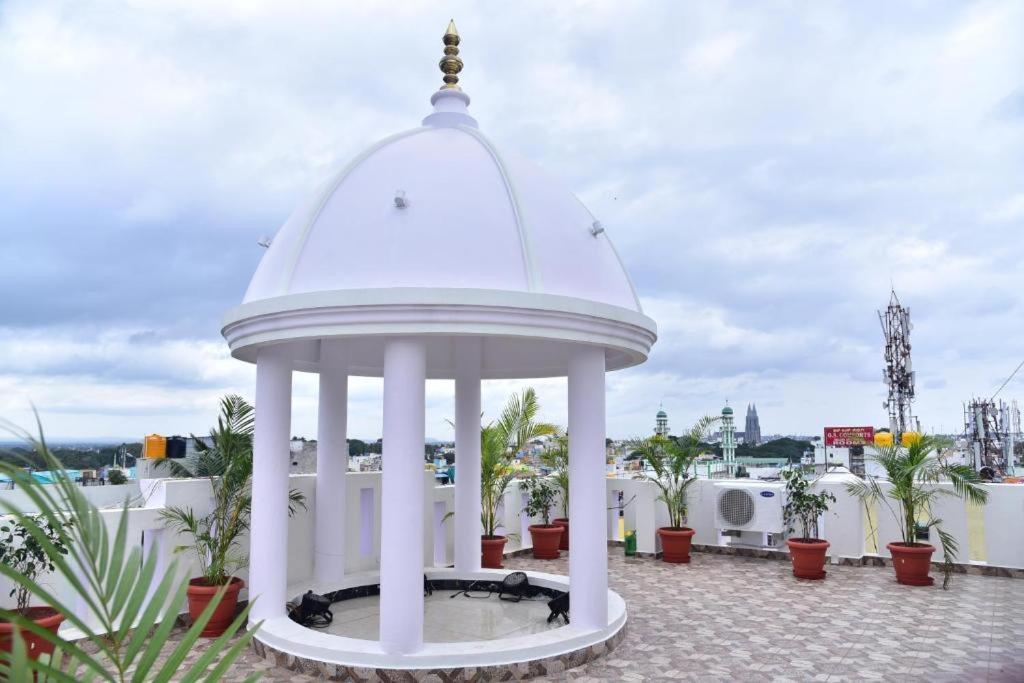 Sak Royal Residency 2 Kms From Palace Hotel Mysore
