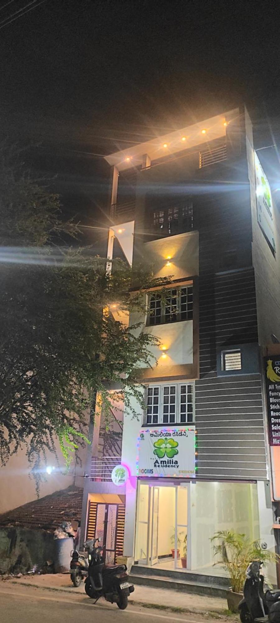 Homestay Adh Amilia Residency *