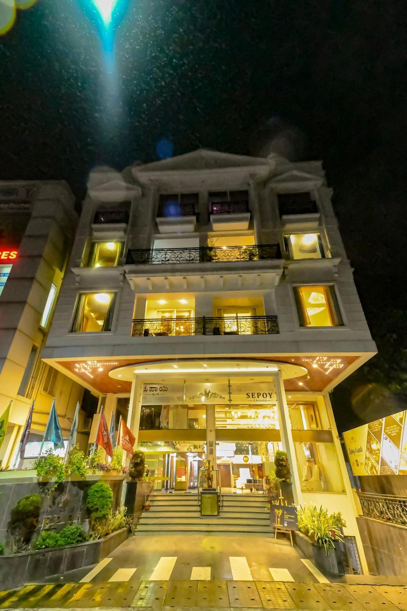 Sepoy Grande Hotel 3*