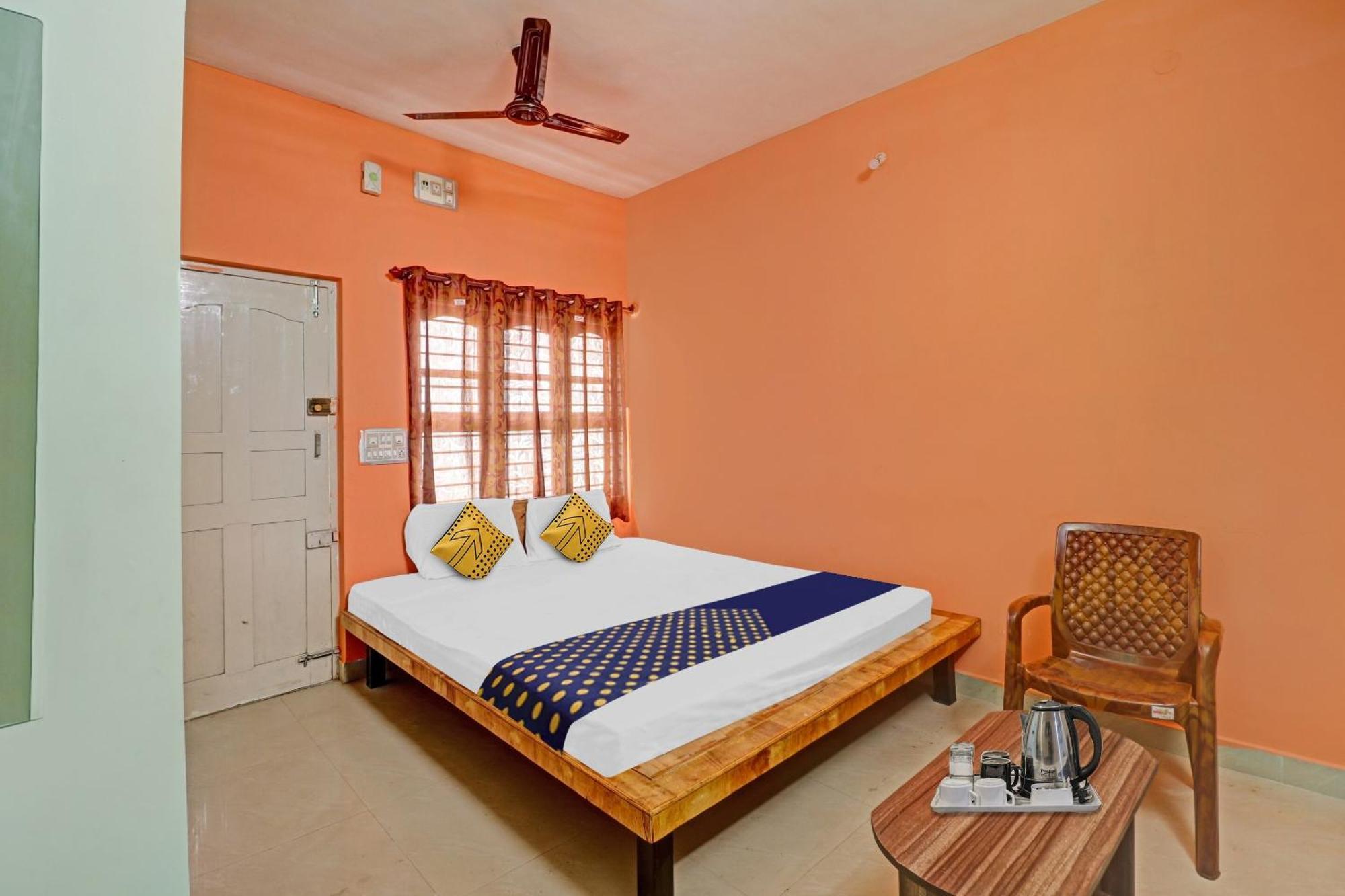 Spot On Sai Complex Hotel