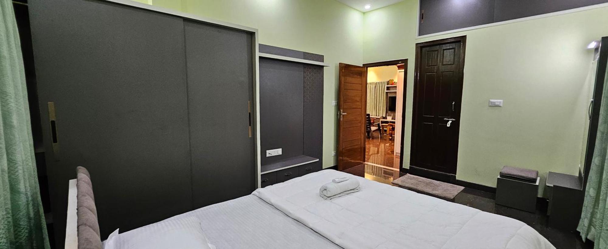 Ridhi Premium Service Apartment