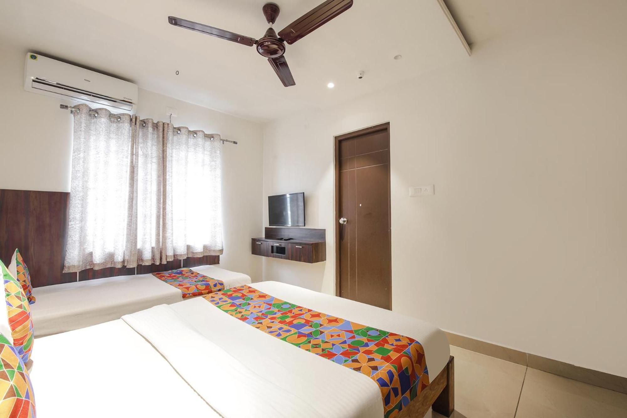 Hotel Fabhotel Quince Elite